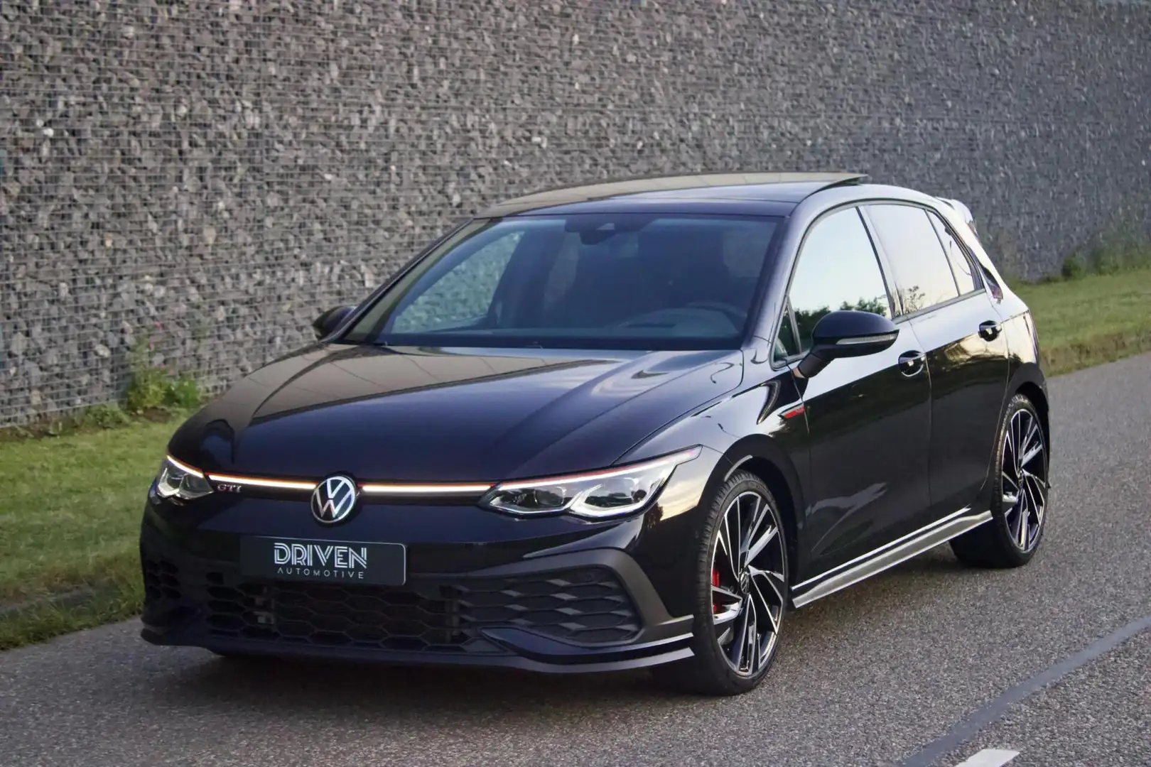 Volkswagen Golf GTI 8 Clubsport|Pano- HUD - Fabrieksgarantie Zwart - 1