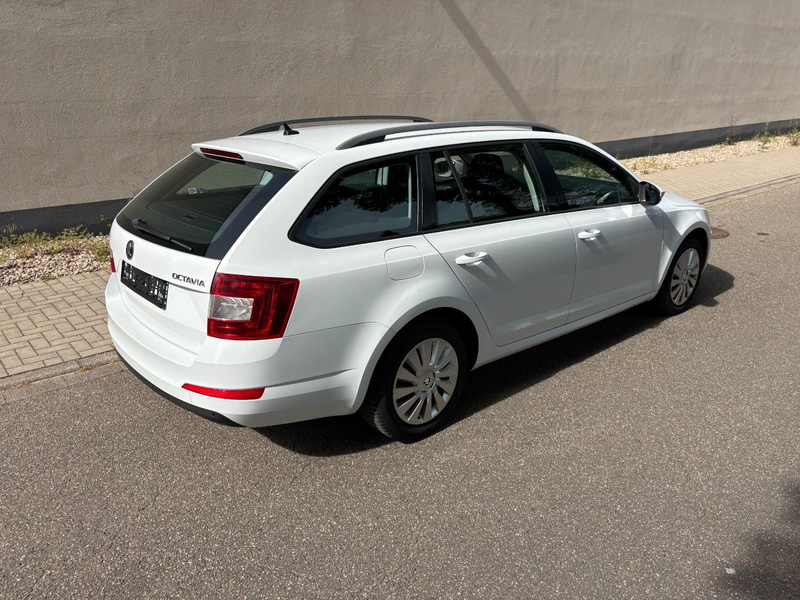 Skoda Octavia 2.0 TDI AUTOMATIK DSG 4x4 Combi Klima — photo 3