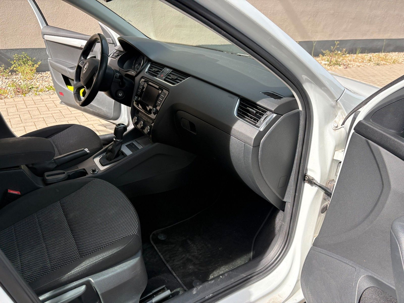 Skoda Octavia 2.0 TDI AUTOMATIK DSG 4x4 Combi Klima — photo 10