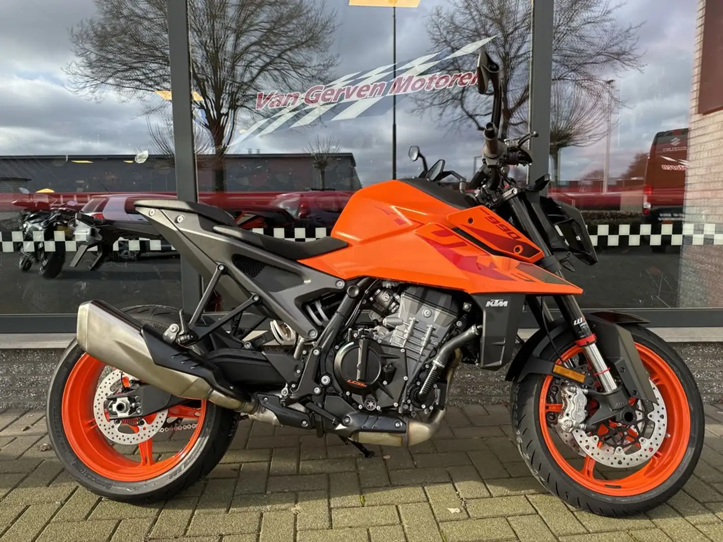 KTM 990 Duke - 1