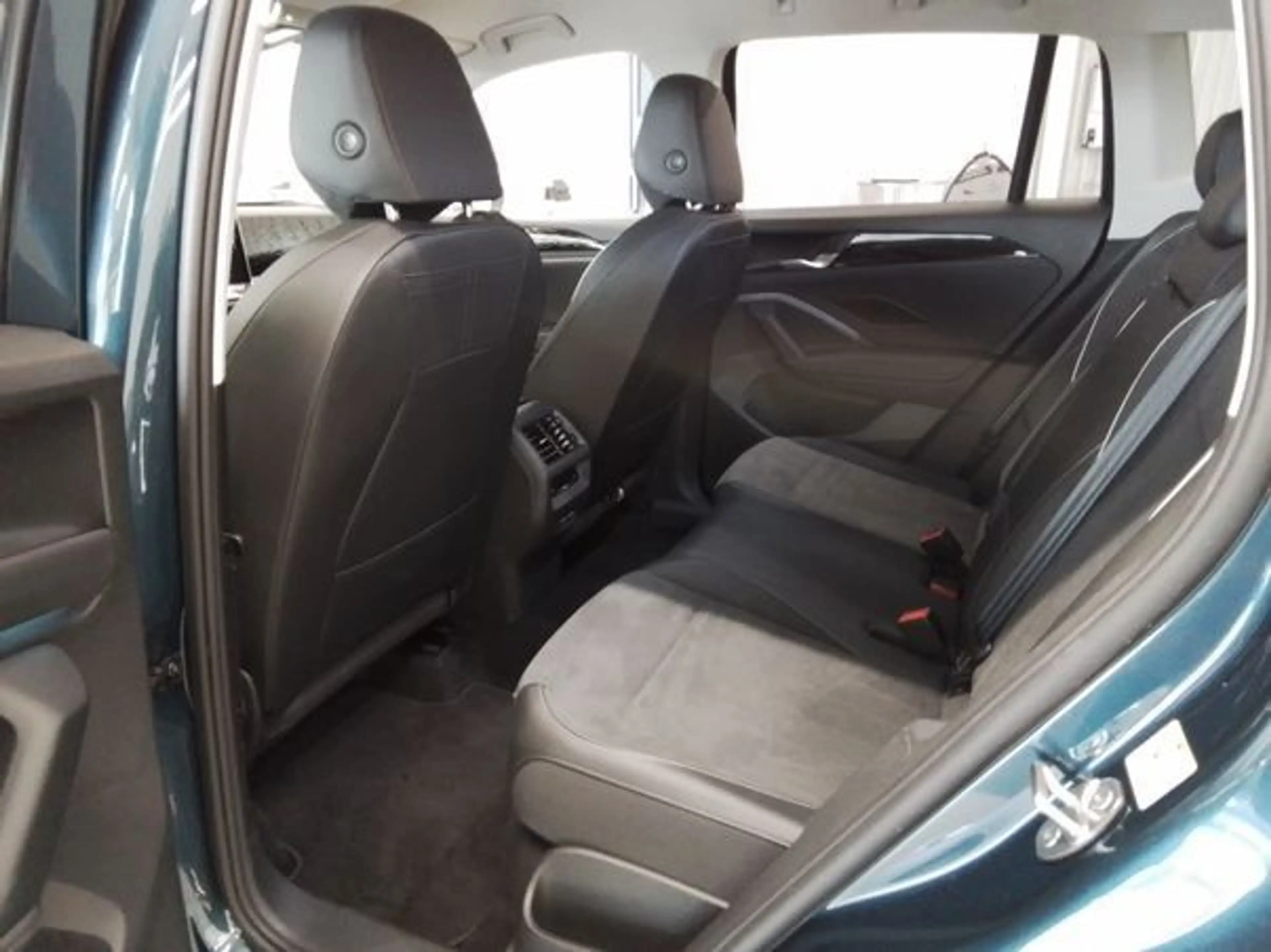 Volkswagen Tiguan ELEGANCE 1.5eTSI 150PS DSG ACC.5J-G.AHK.STHZG.AREA — photo 7