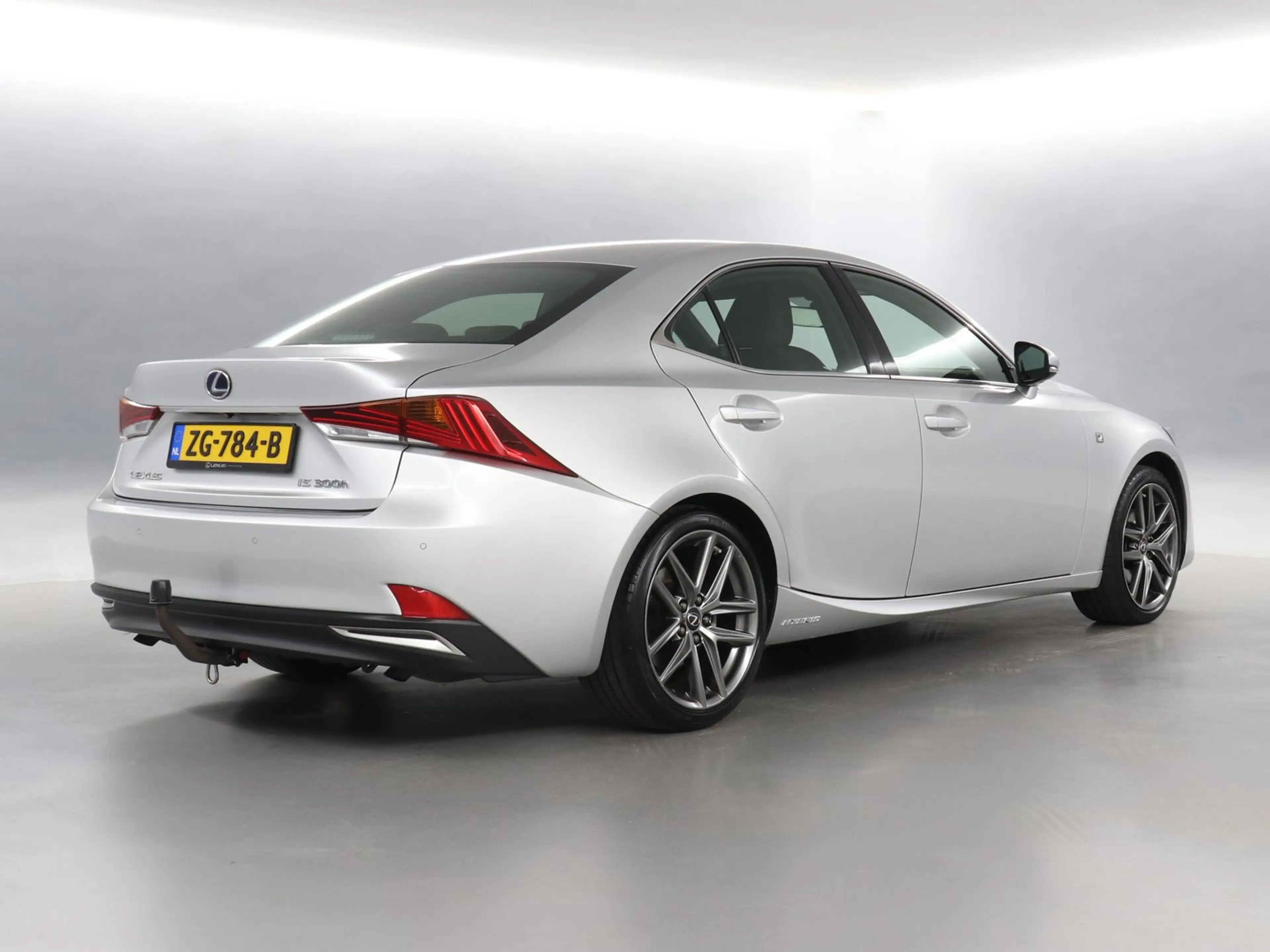 Lexus IS 300 300h Hybrid F-Sport Line | Adaptief Dempingsysteem — photo 2