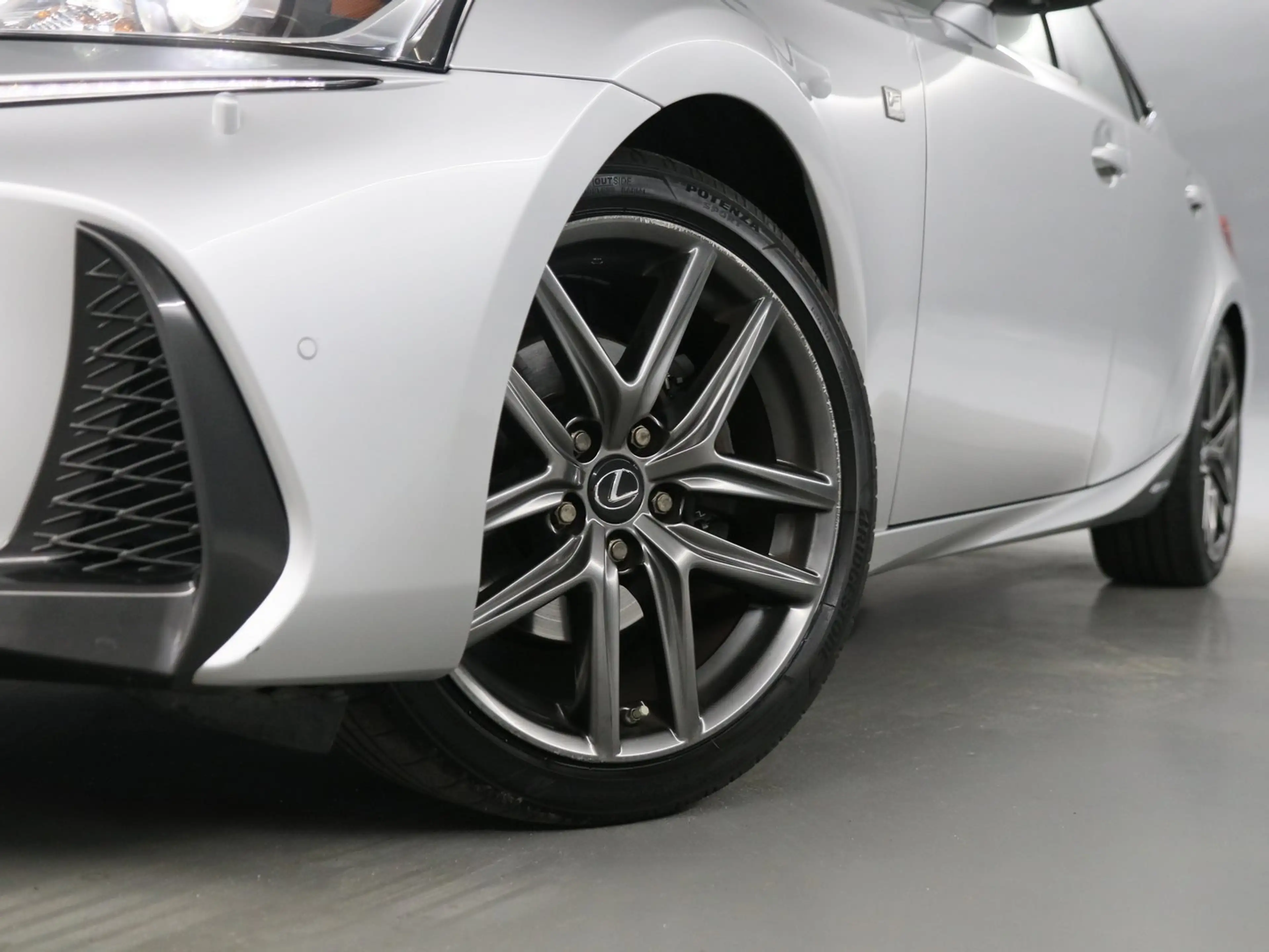 Lexus IS 300 300h Hybrid F-Sport Line | Adaptief Dempingsysteem — photo 8