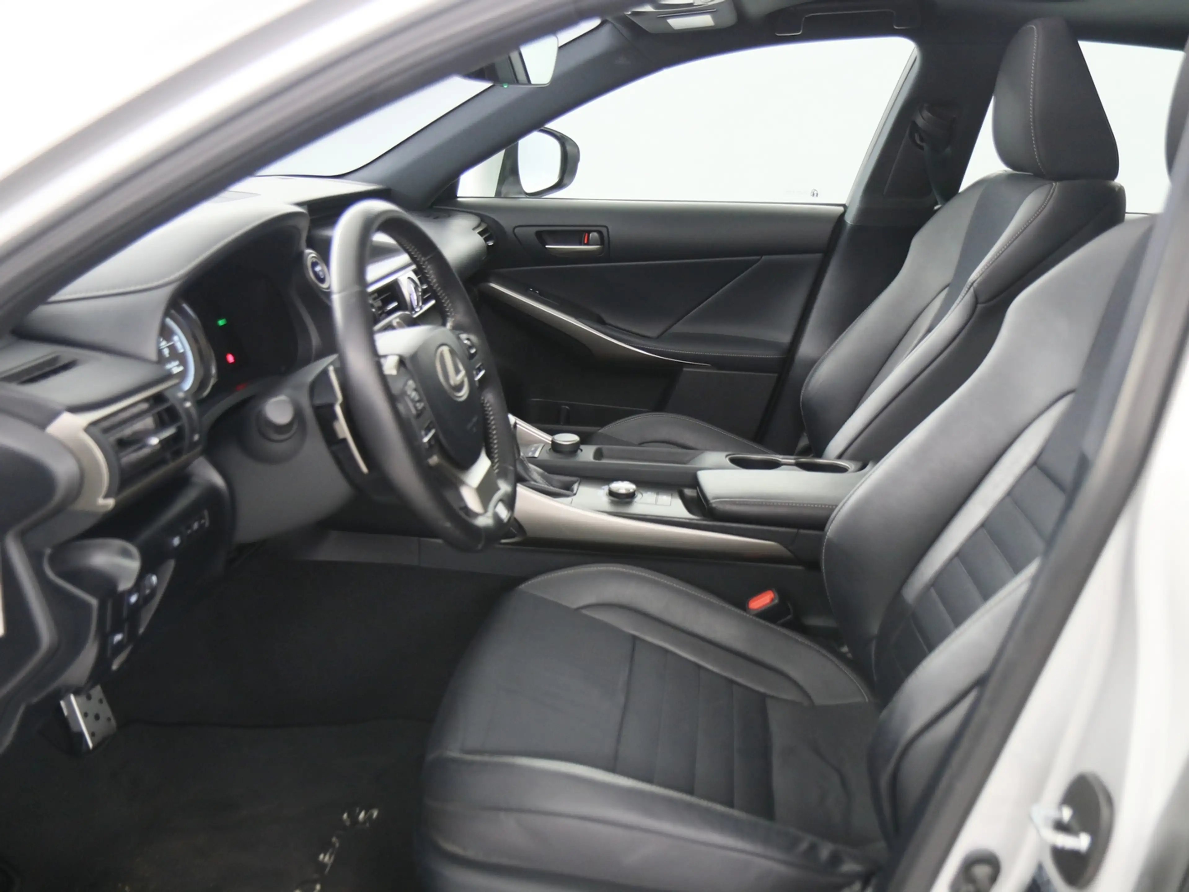 Lexus IS 300 300h Hybrid F-Sport Line | Adaptief Dempingsysteem — photo 7