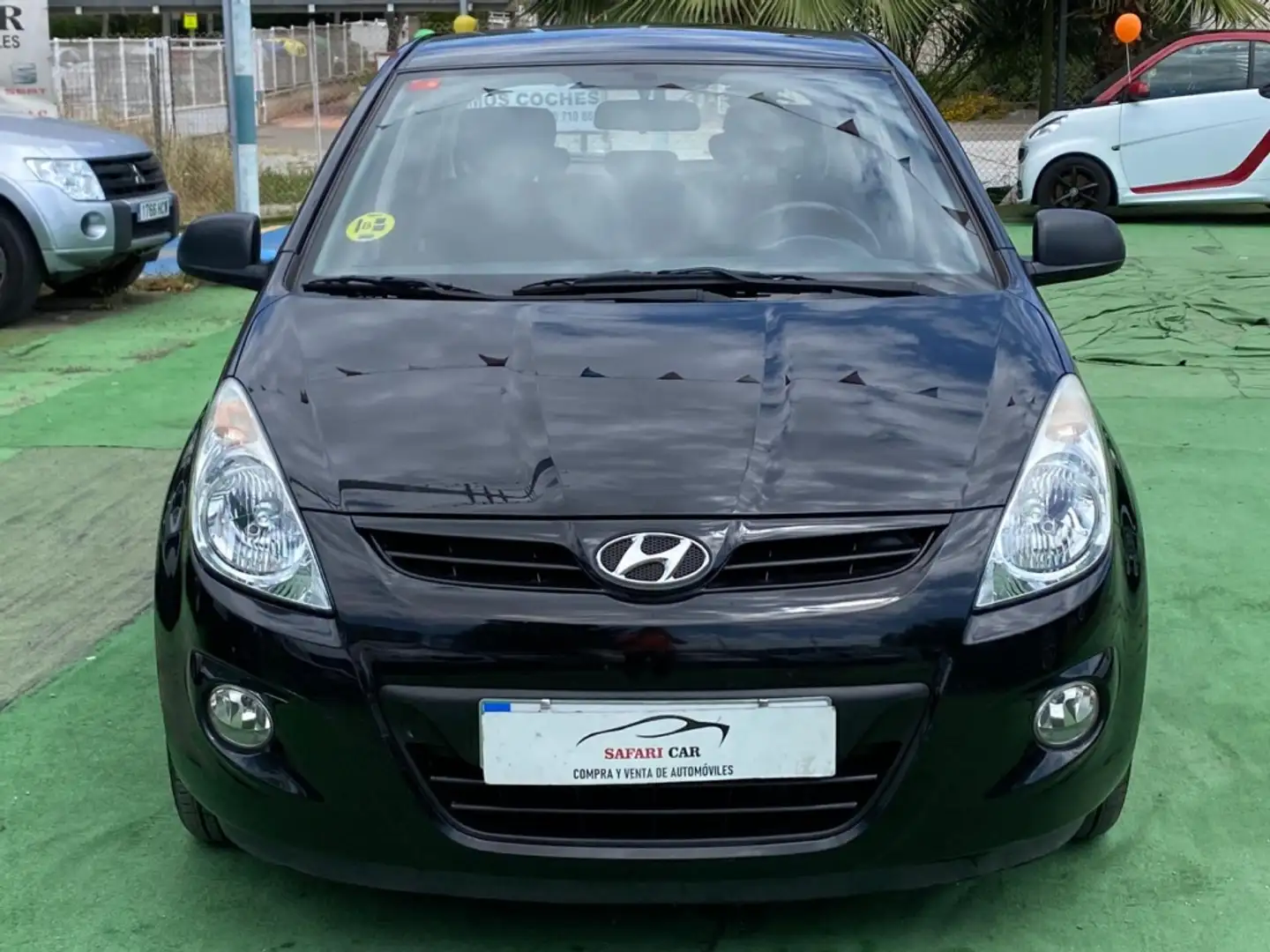 Hyundai i20 1.4CRDI Comfort Negro - 2