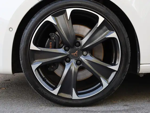 Cupra Leon view 7