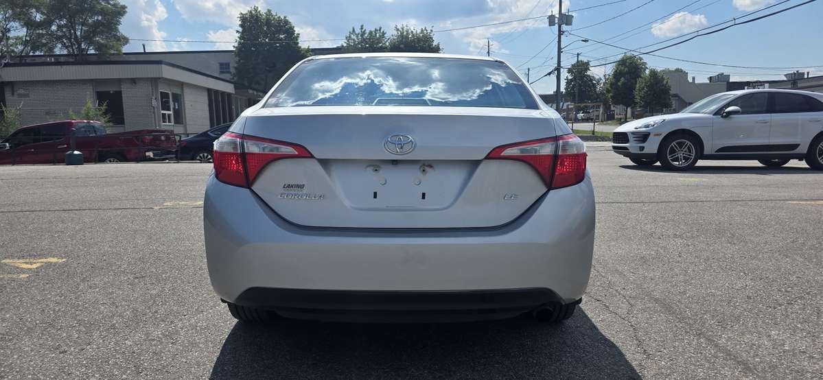 2015 Toyota Corolla LE — снимка 1