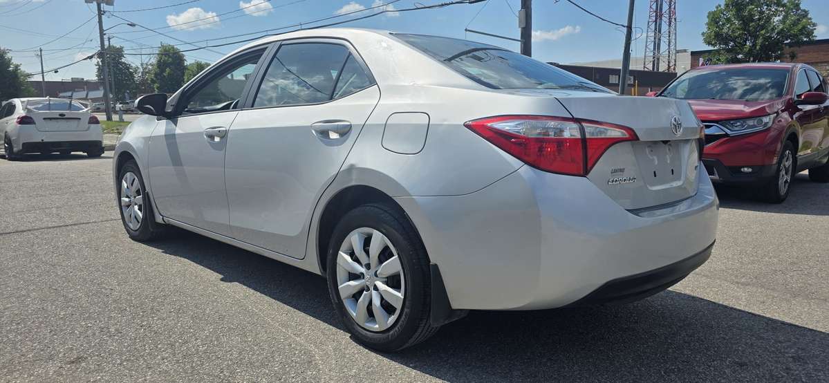 2015 Toyota Corolla LE — снимка 1