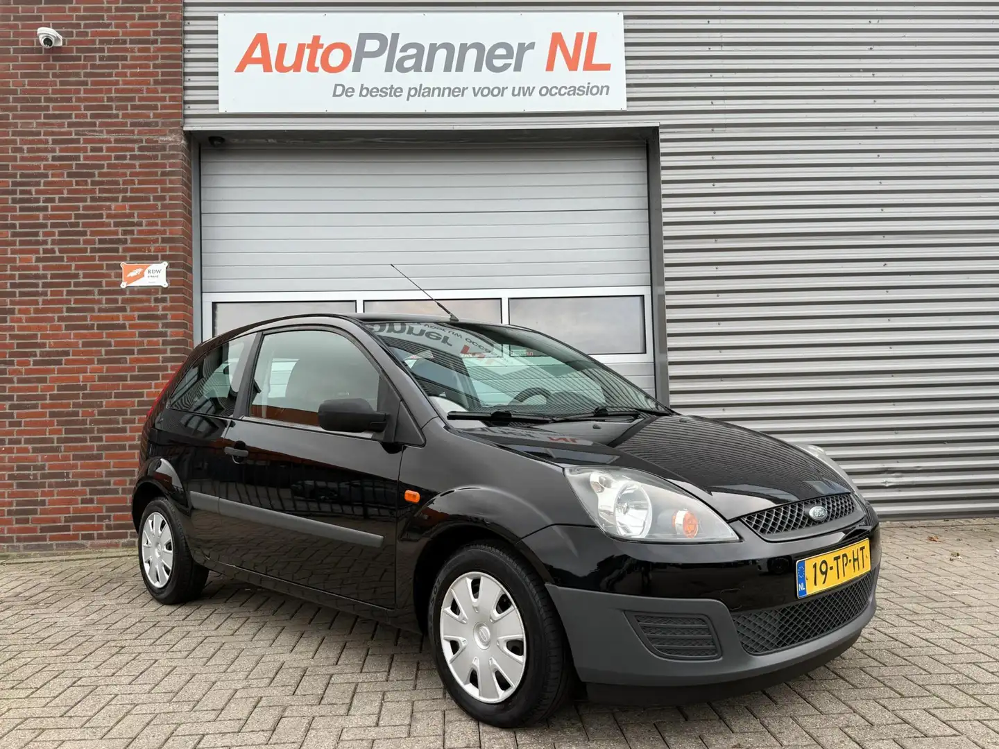 Ford Fiesta 1.3-8V Champion! Airco! Nieuwe APK! Zwart - 1