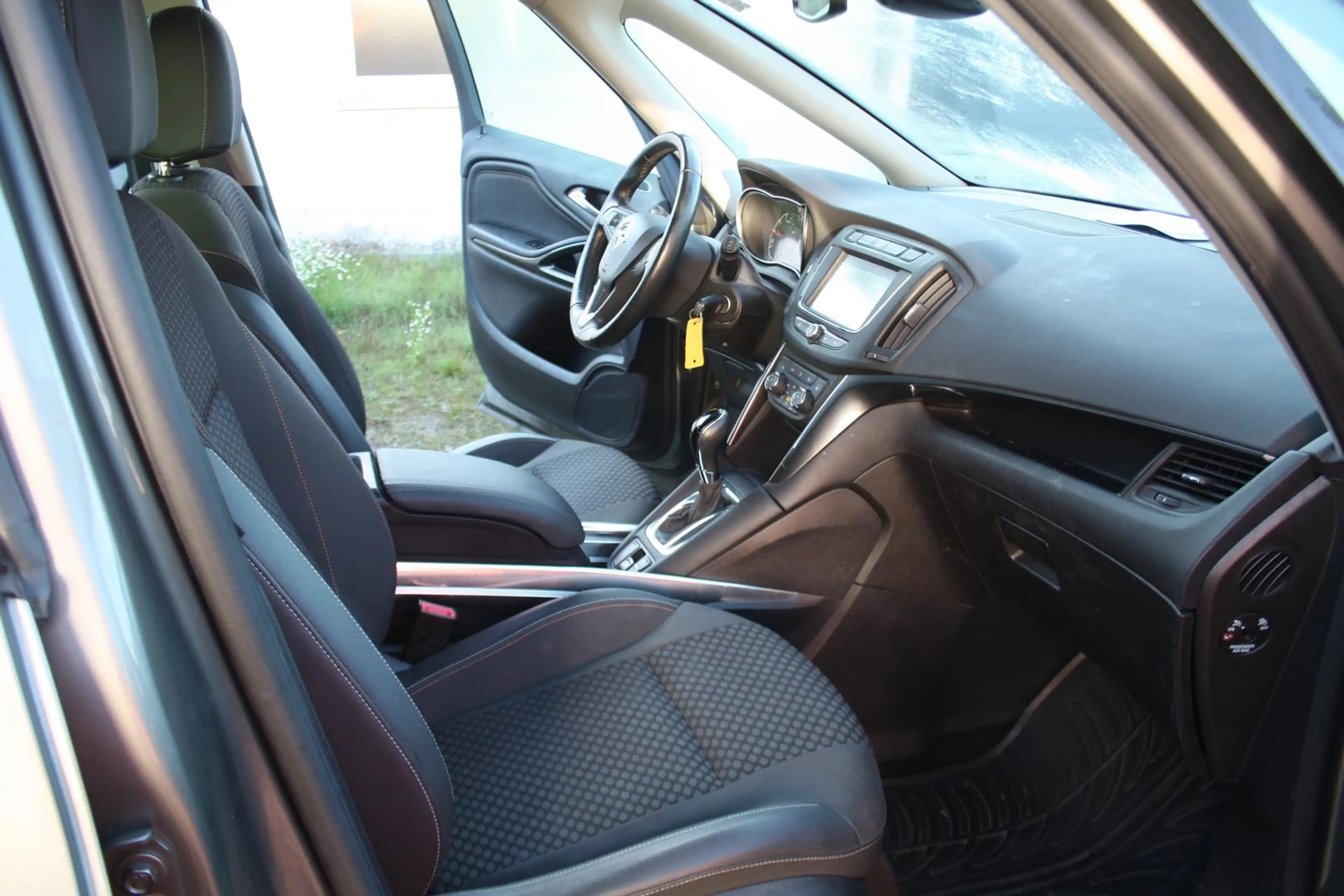 Opel Zafira Innovation Navi Kamera Panorama Winter Automatik 1 — photo 12