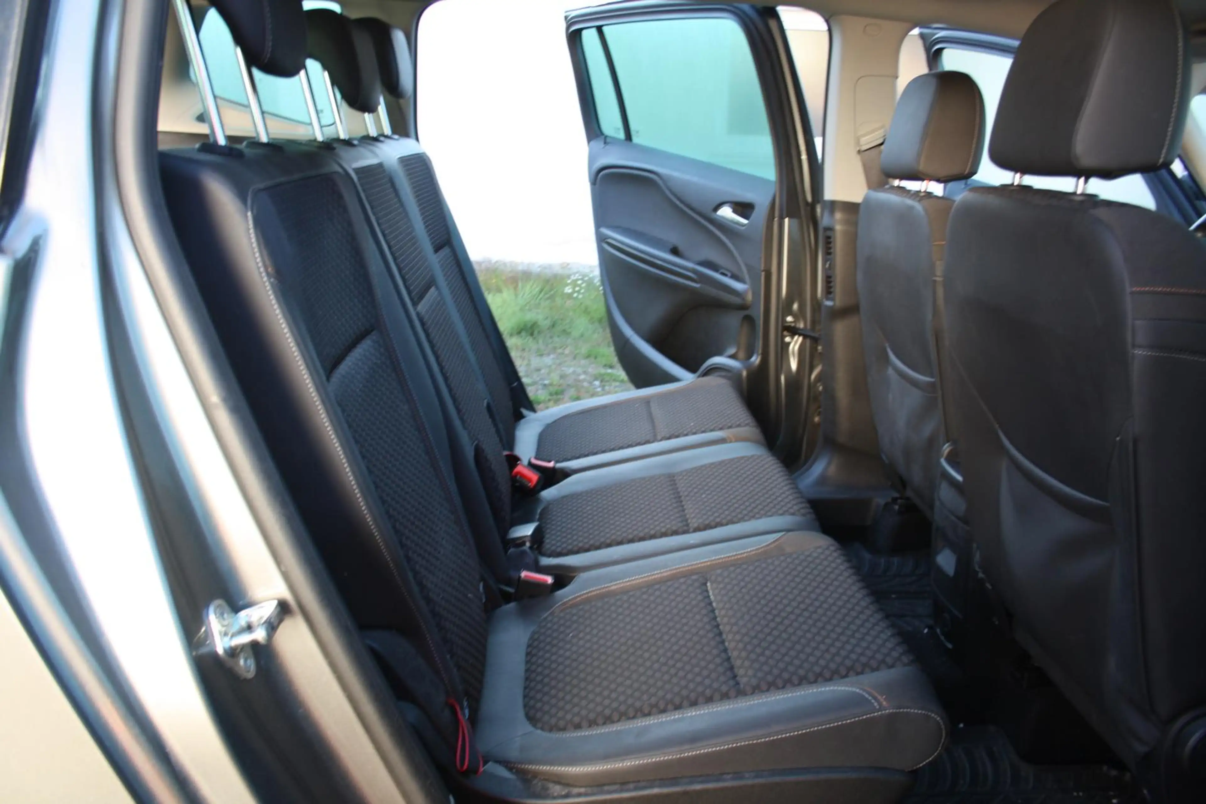 Opel Zafira Innovation Navi Kamera Panorama Winter Automatik 1 — photo 13