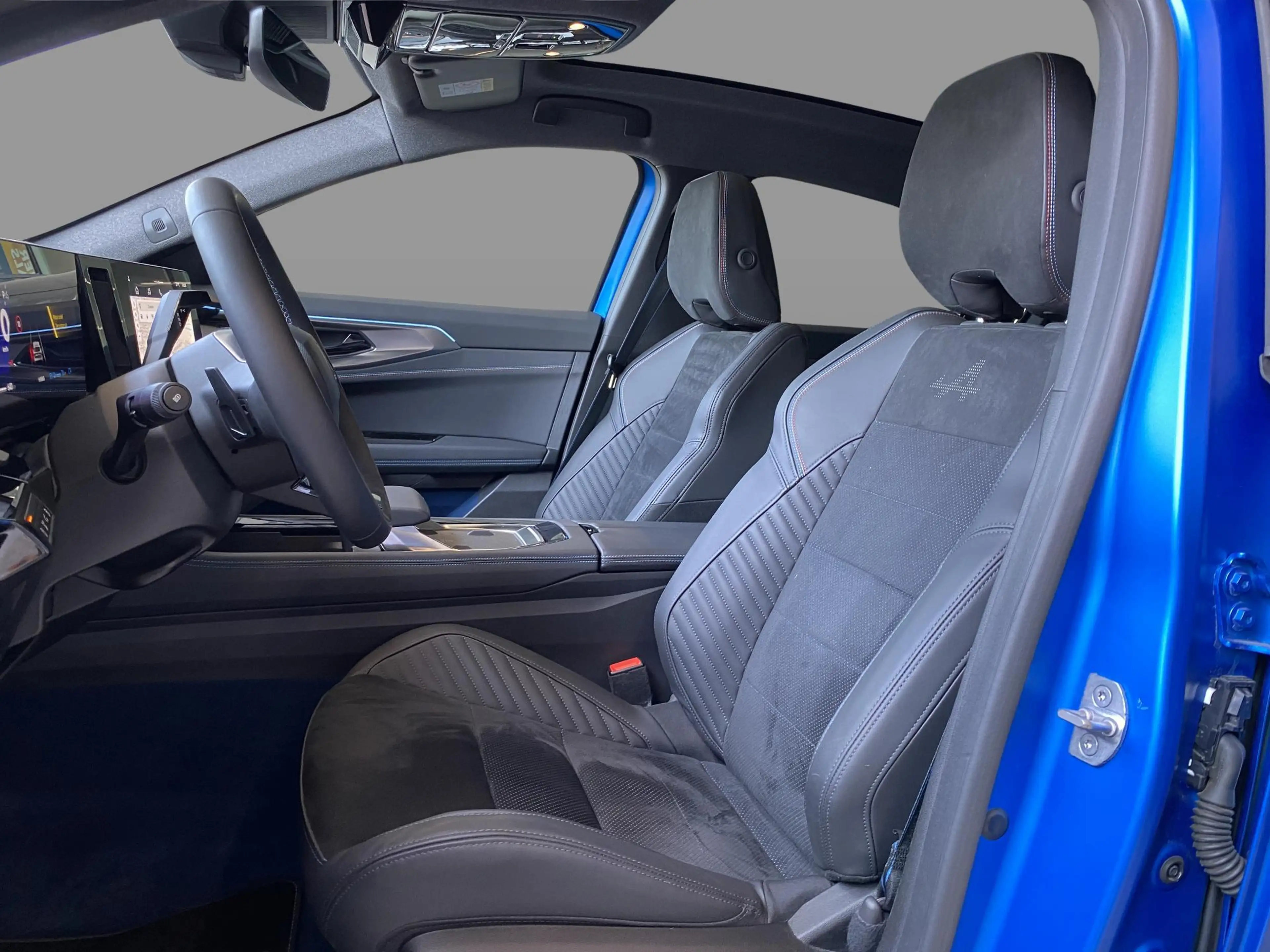 Renault Rafale E-Tech plug-in hybrid 300 Esprit Alpine — photo 11