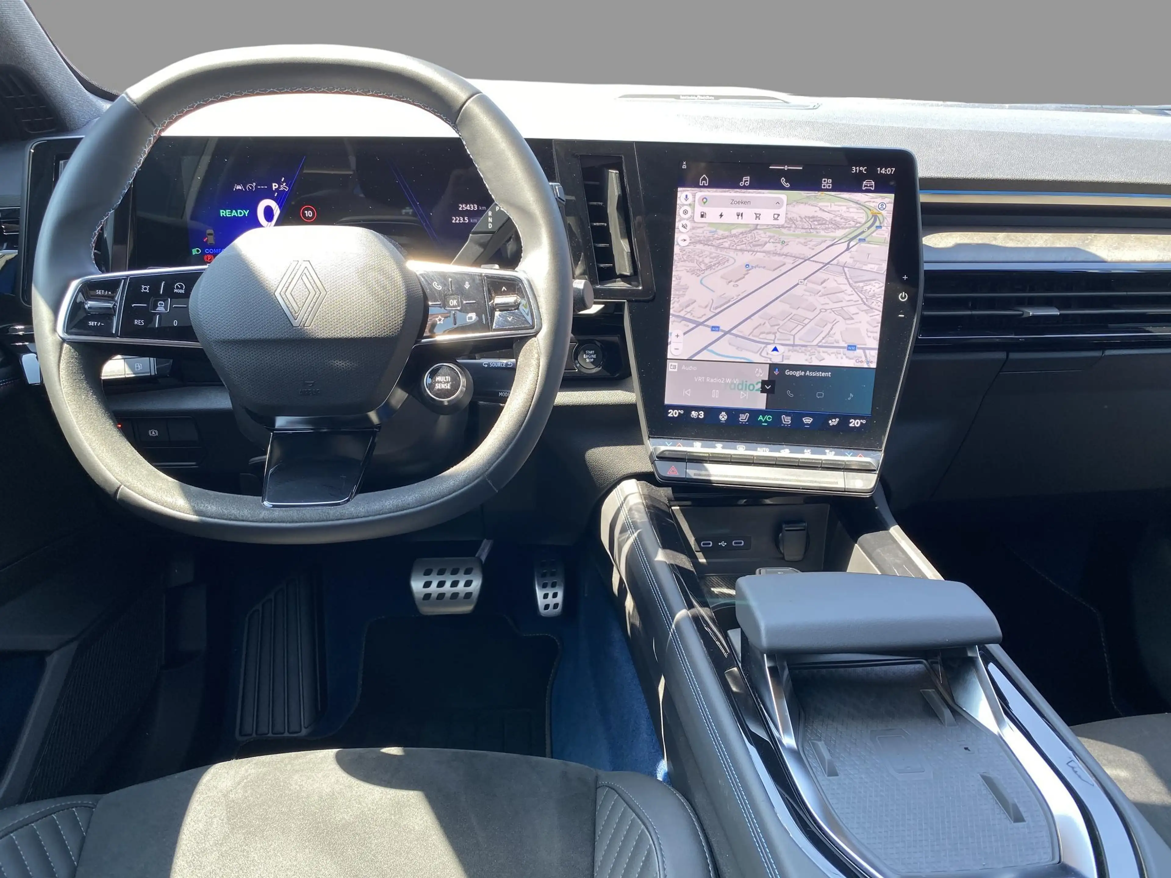 Renault Rafale E-Tech plug-in hybrid 300 Esprit Alpine — photo 14