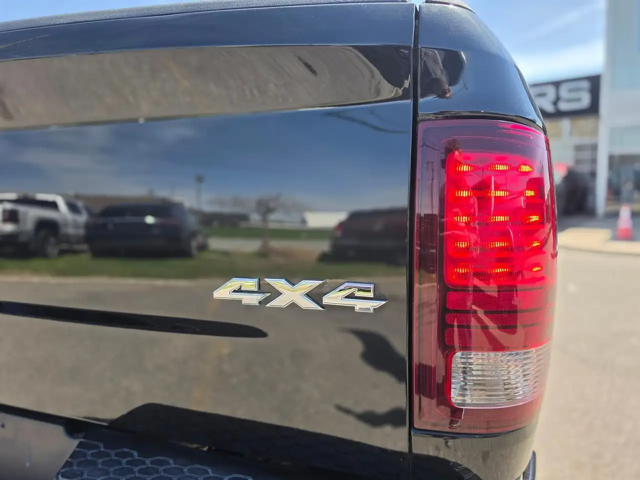 RAM 1500 снимка RAM 1500