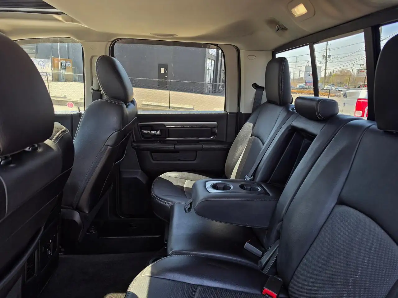 RAM 1500 снимка RAM 1500