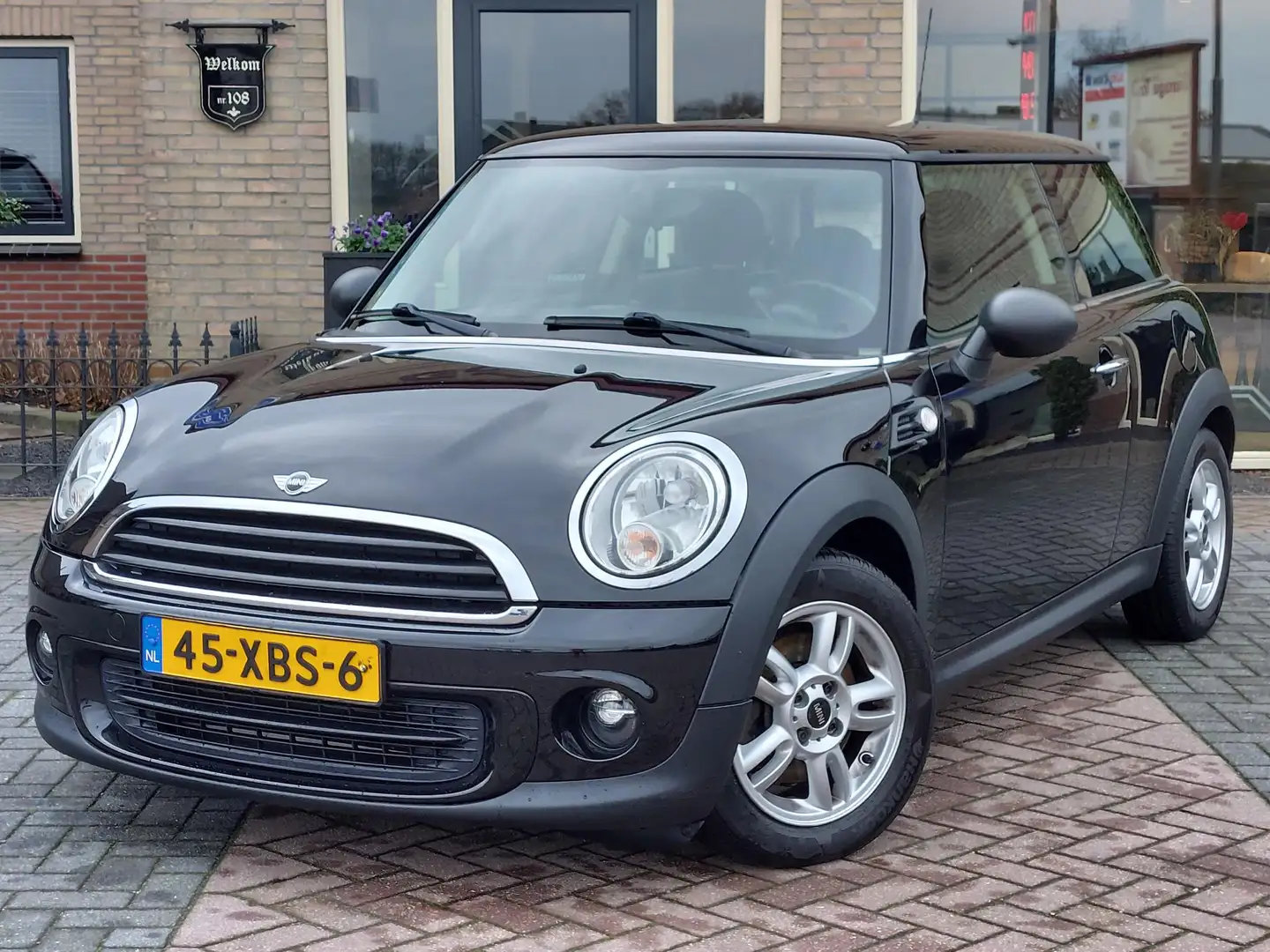 MINI One Mini 1.6 Business Line | Navi | Cruise | NL auto | Zwart - 1