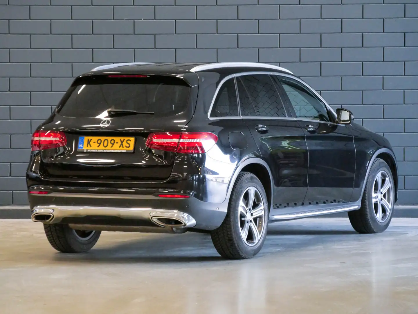 Mercedes-Benz GLC 250 4MATIC AMG | CAMERA | CRUISE CONTROL | Černá - 2