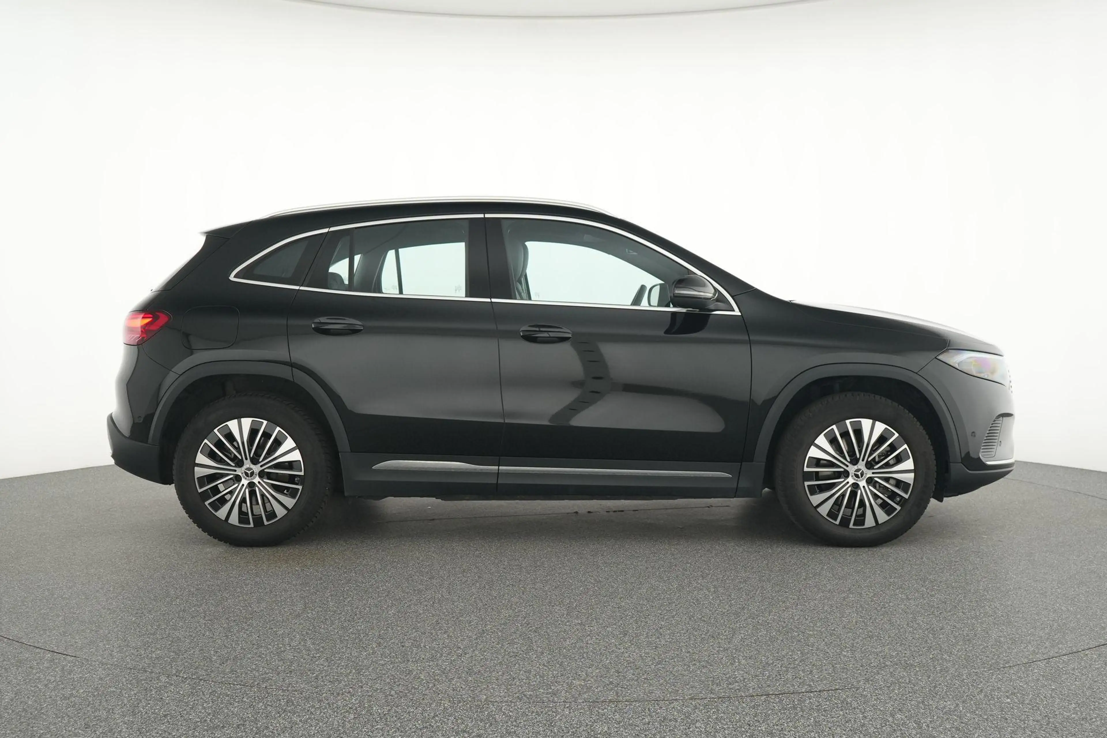 Mercedes-Benz EQA 250 250+ Business Line — photo 9