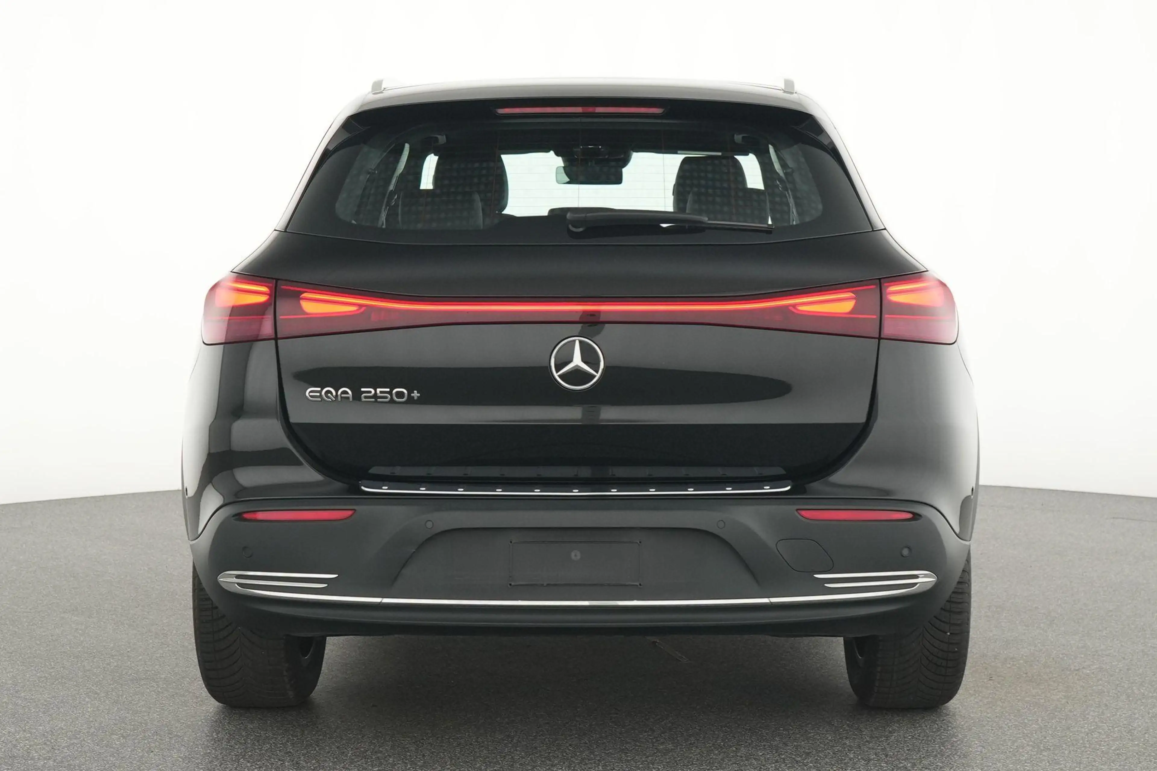 Mercedes-Benz EQA 250 250+ Business Line — photo 7