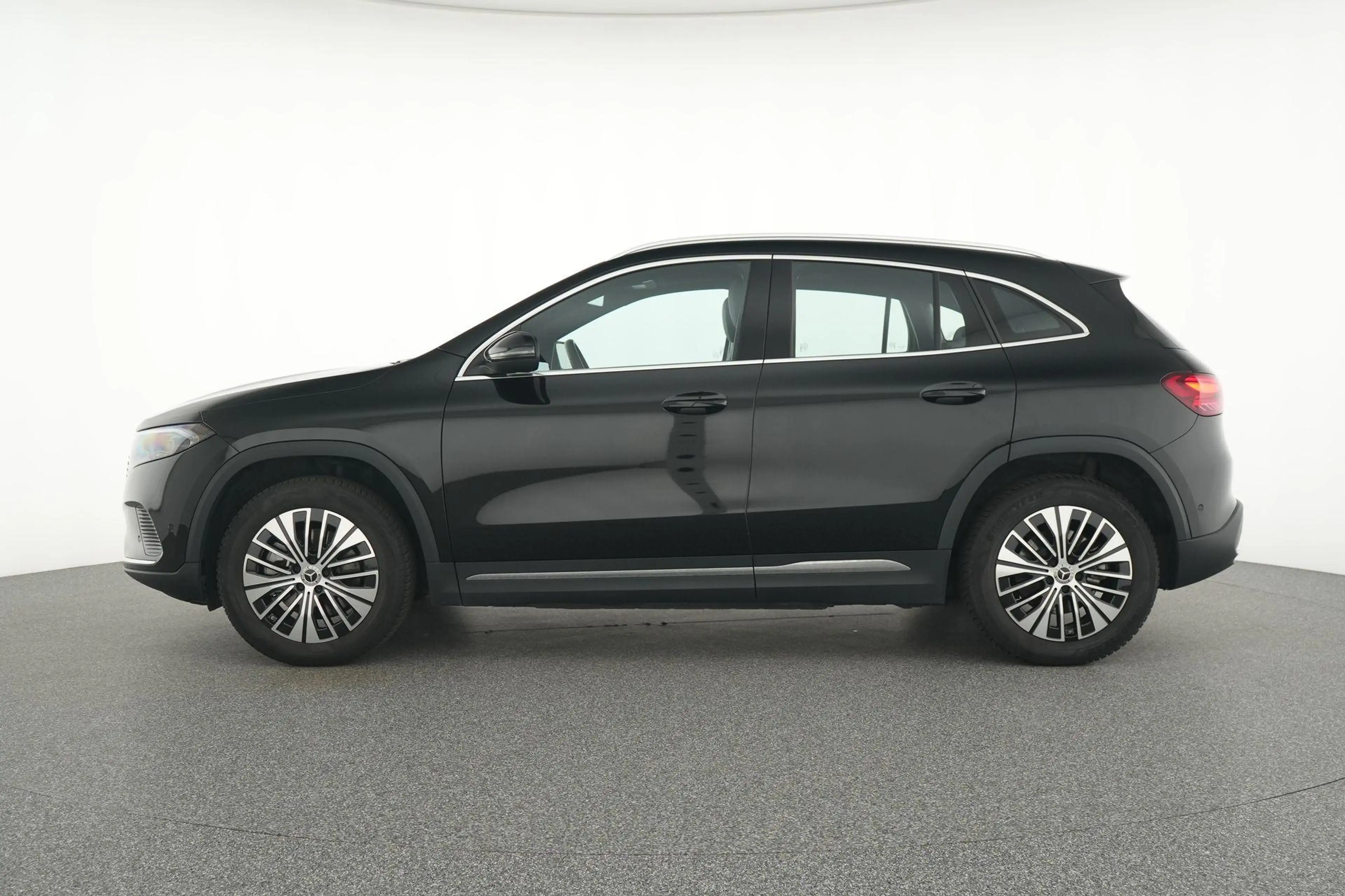 Mercedes-Benz EQA 250 250+ Business Line — photo 8