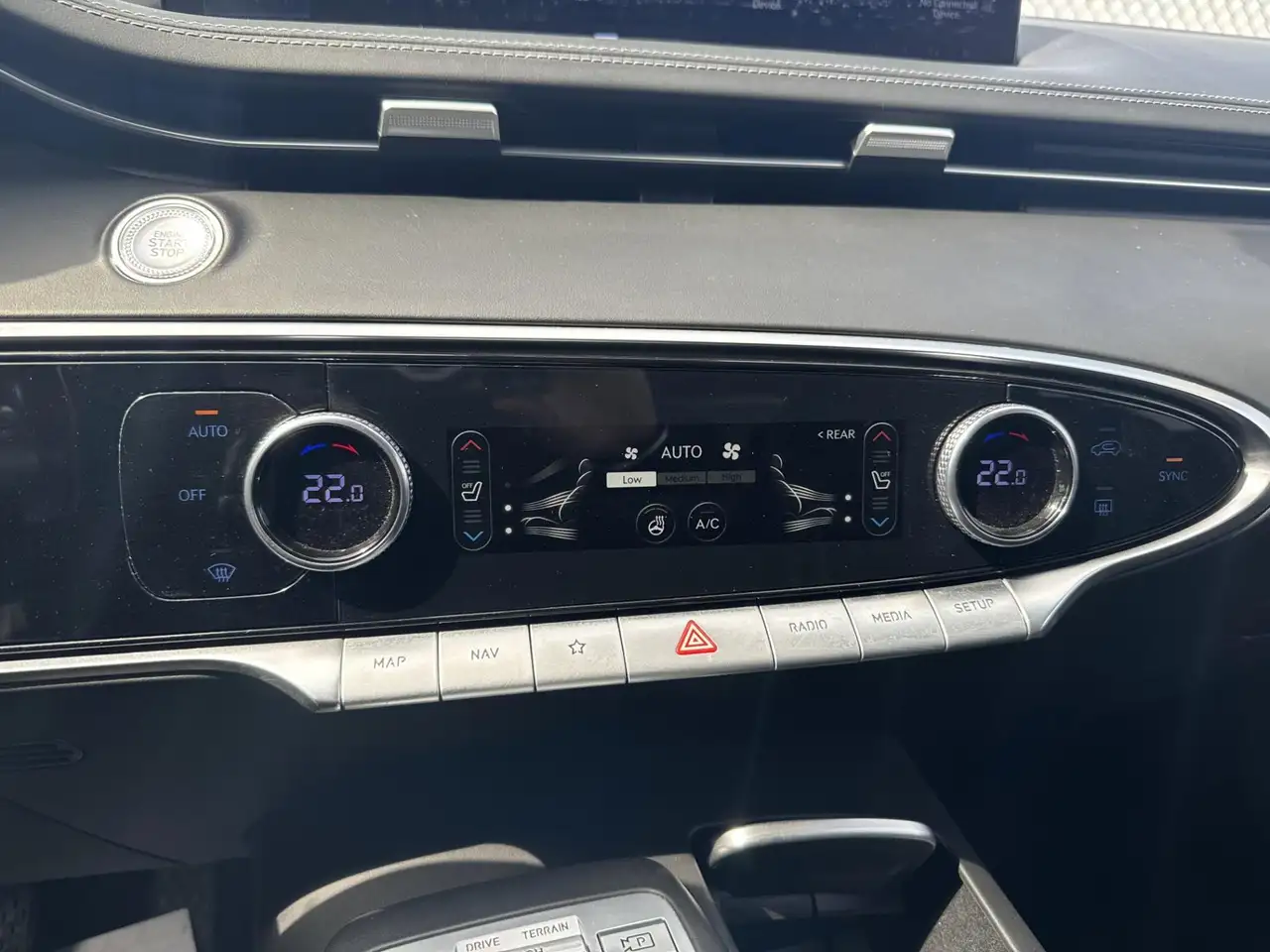 Genesis GV70 снимка Genesis GV70