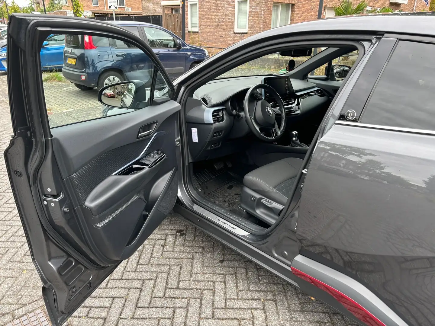 Toyota C-HR C-HR 1.8 Hybrid Business Plus Hybrid Grijs - 2