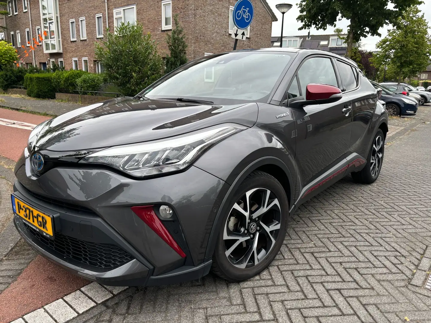 Toyota C-HR C-HR 1.8 Hybrid Business Plus Hybrid Grijs - 1