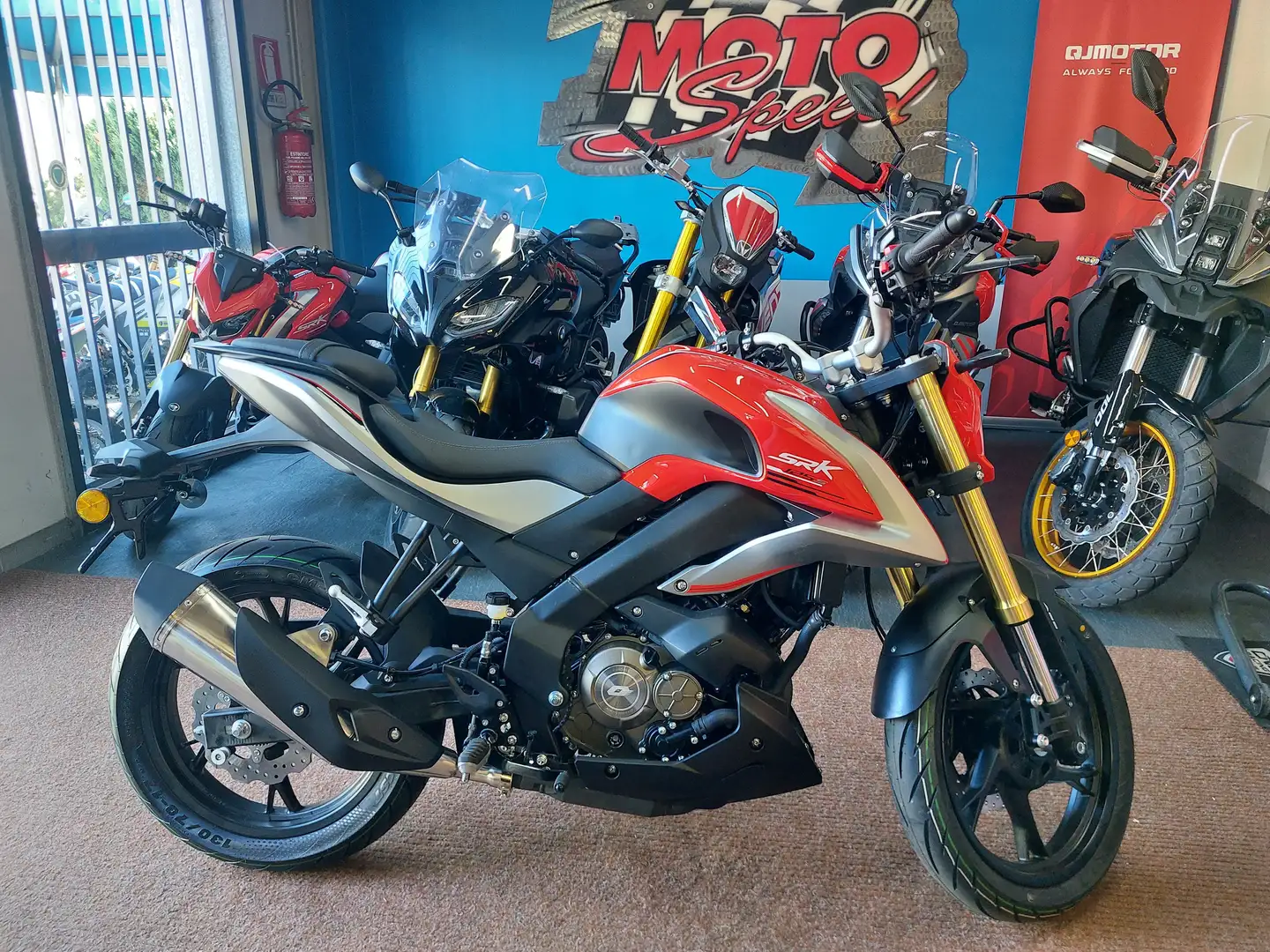 QJ Motor SRK 125 S Rosso - 2