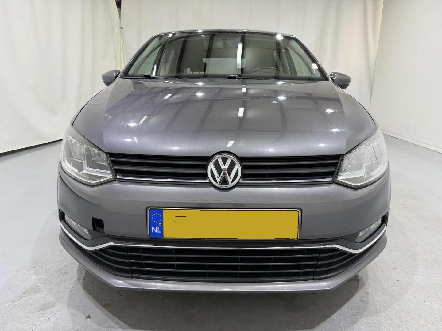 Volkswagen Polo HB 1.0 First Edition Airco Gris - 2