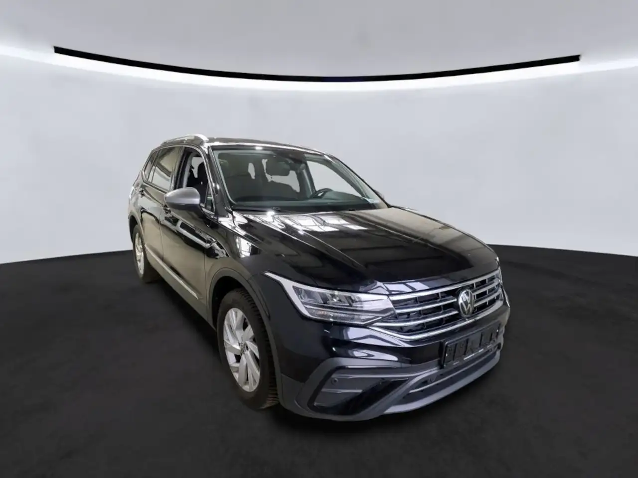 Volkswagen Tiguan Allspace 2,0TDI 4M 7-Sitzer*Navi*AHK*LED 3