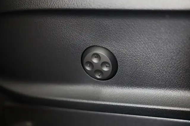 Mercedes-Benz B-Class view 26