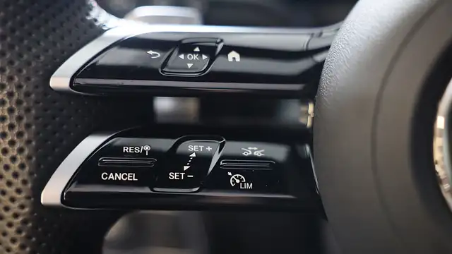 Mercedes-Benz B-Class view 20