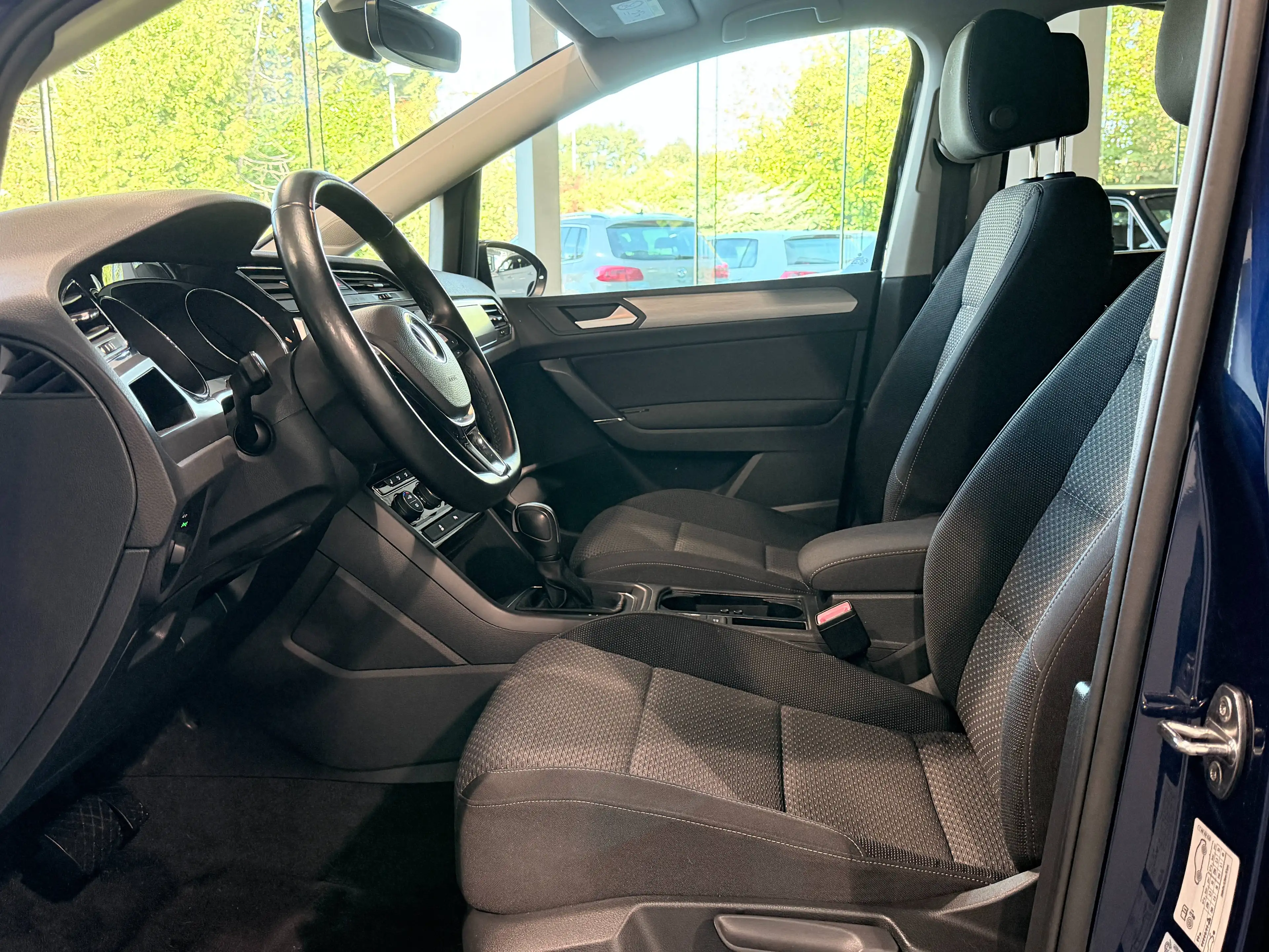 Volkswagen Touran Touran 1.5 TSI Trendline 150PK DSG — photo 6