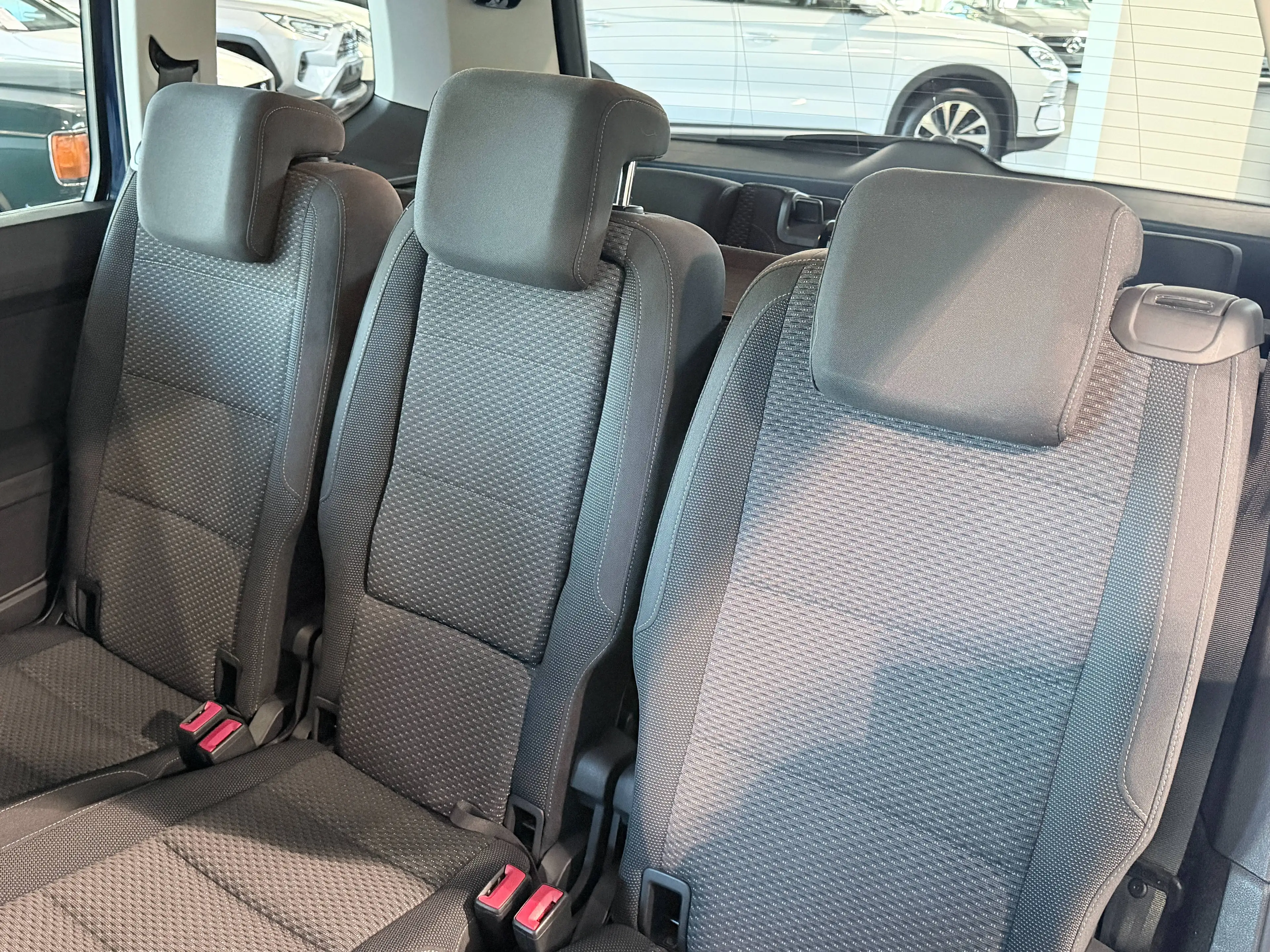 Volkswagen Touran Touran 1.5 TSI Trendline 150PK DSG — photo 7
