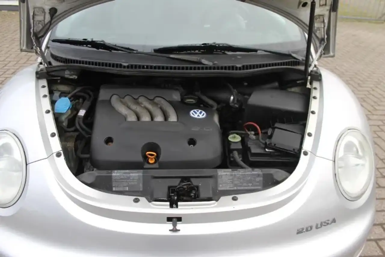 Volkswagen New Beetle 2.0 Highline Automaat, foto 12