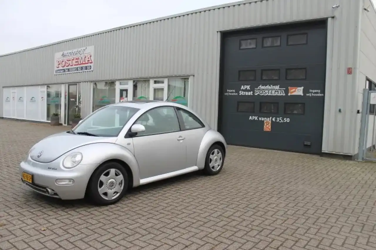 Volkswagen New Beetle 2.0 Highline Automaat, foto 2