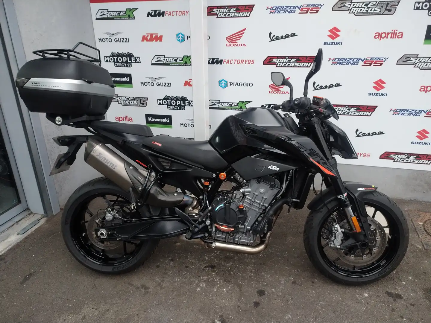 KTM 890 Duke Fekete - 1