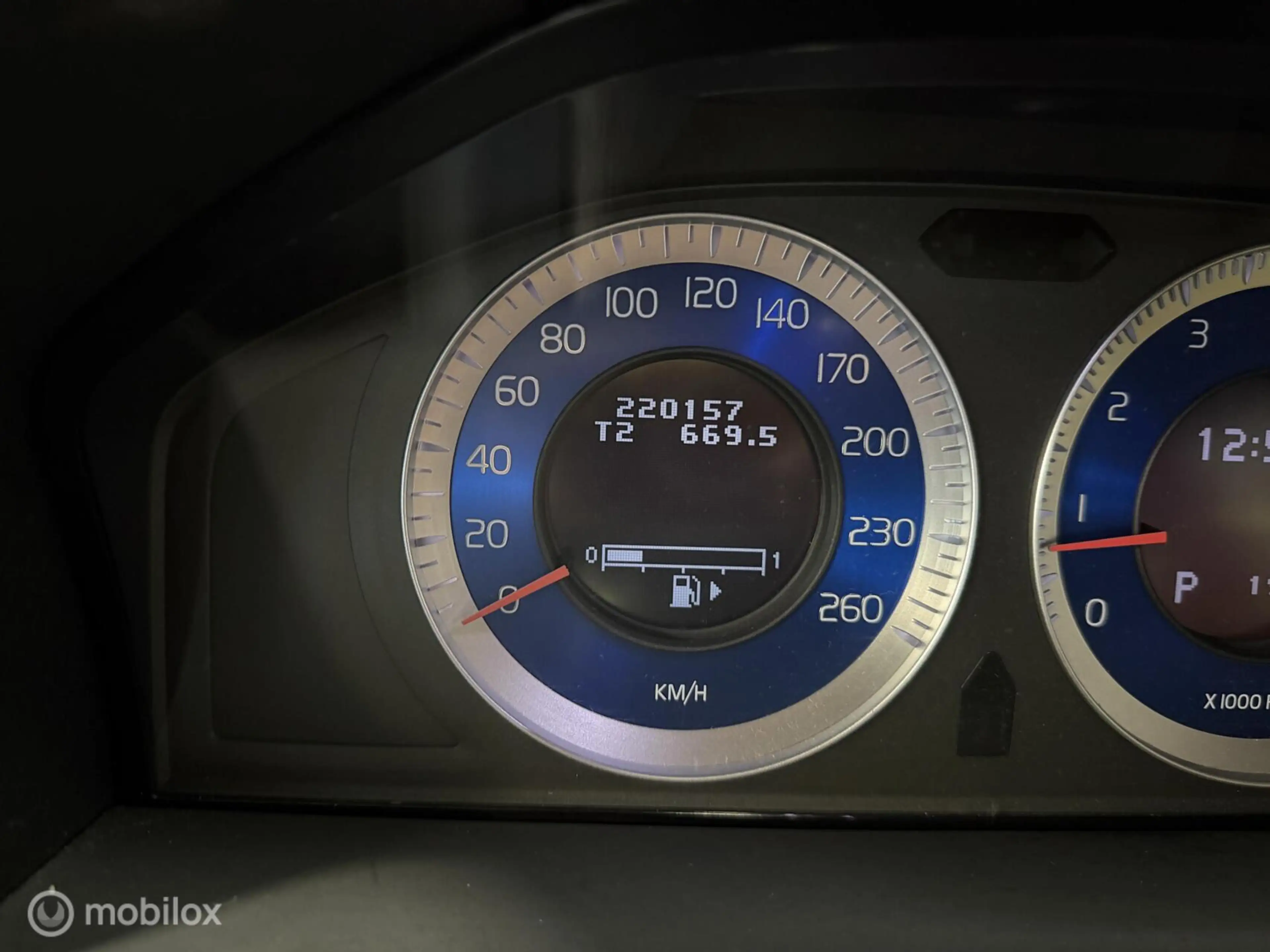 Volvo V70 2.5T R-Design AUTOMAAT / LEER / XENON — photo 11