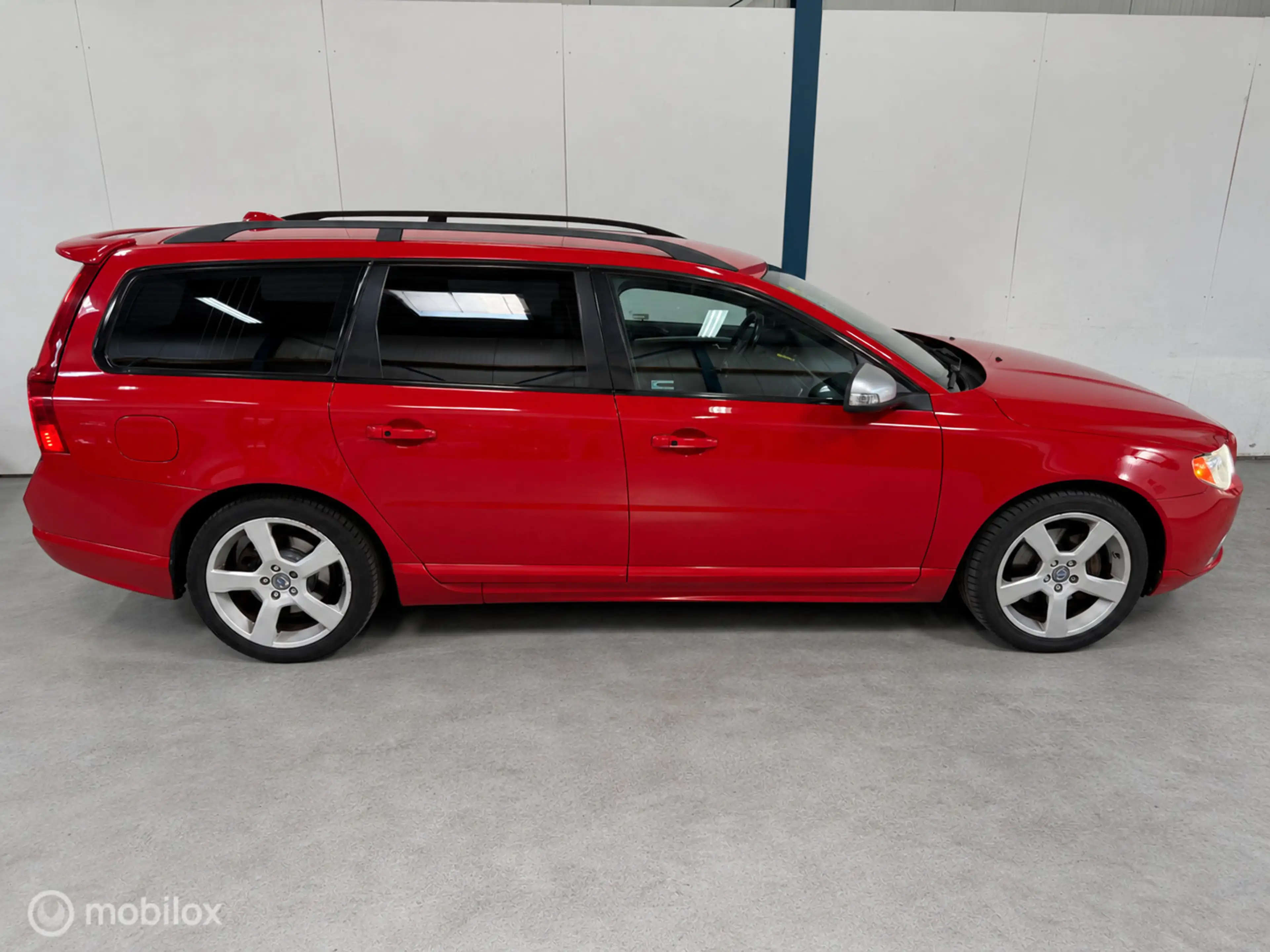 Volvo V70 2.5T R-Design AUTOMAAT / LEER / XENON — photo 14