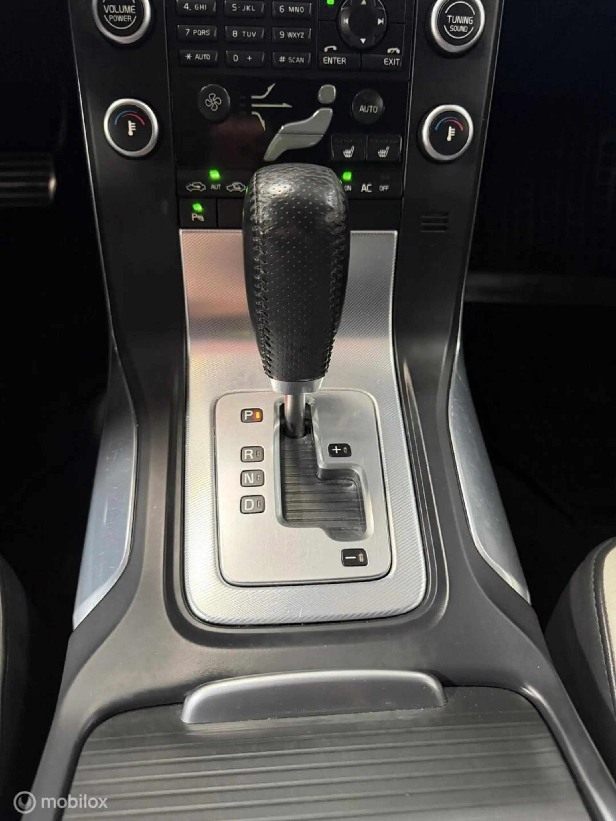 Volvo V70 2.5T R-Design AUTOMAAT / LEER / XENON — photo 7