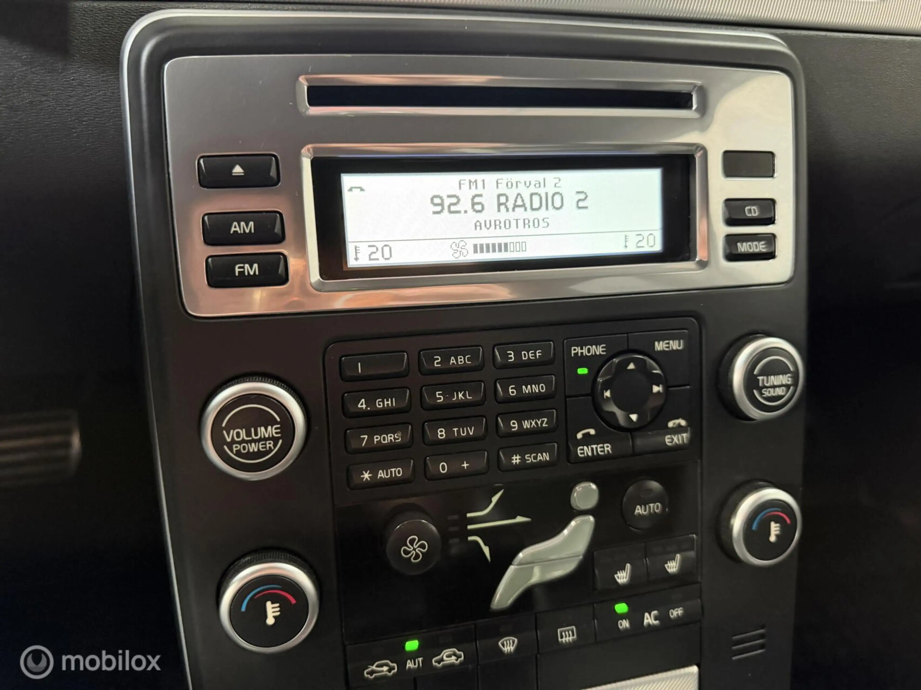 Volvo V70 2.5T R-Design AUTOMAAT / LEER / XENON — photo 9