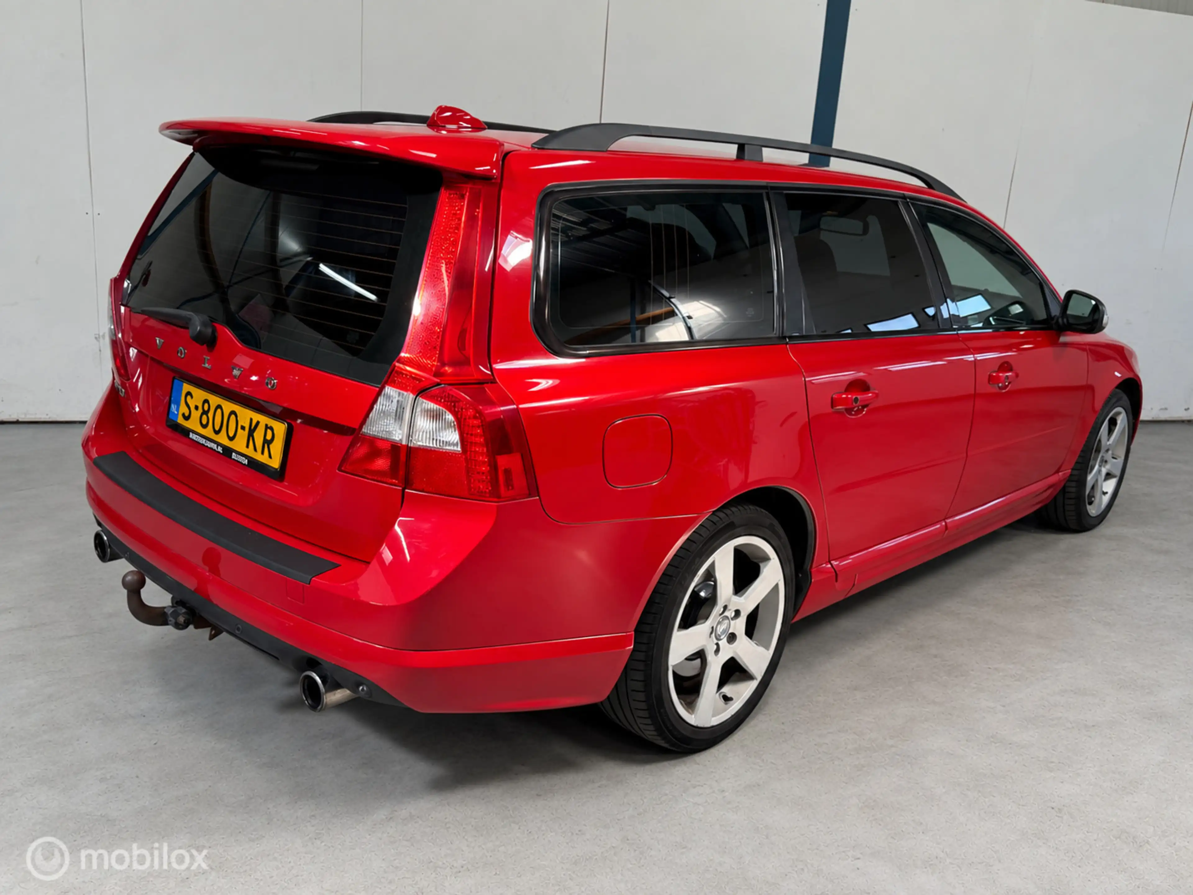 Volvo V70 2.5T R-Design AUTOMAAT / LEER / XENON — photo 2