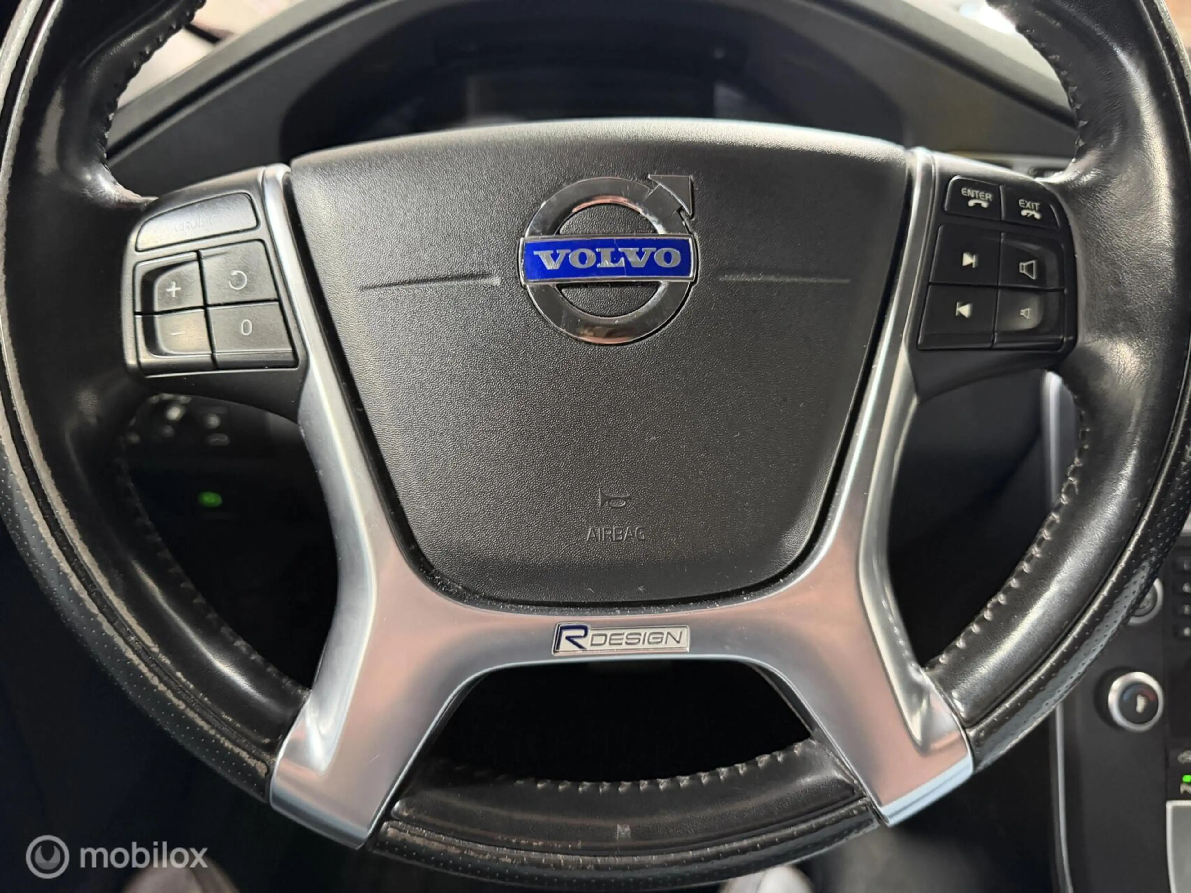 Volvo V70 2.5T R-Design AUTOMAAT / LEER / XENON — photo 10