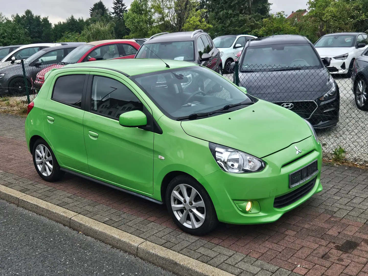 Mitsubishi Space Star Shine 1.Hand KlimaScheckheft gepflegt AHK LM Vert - 2