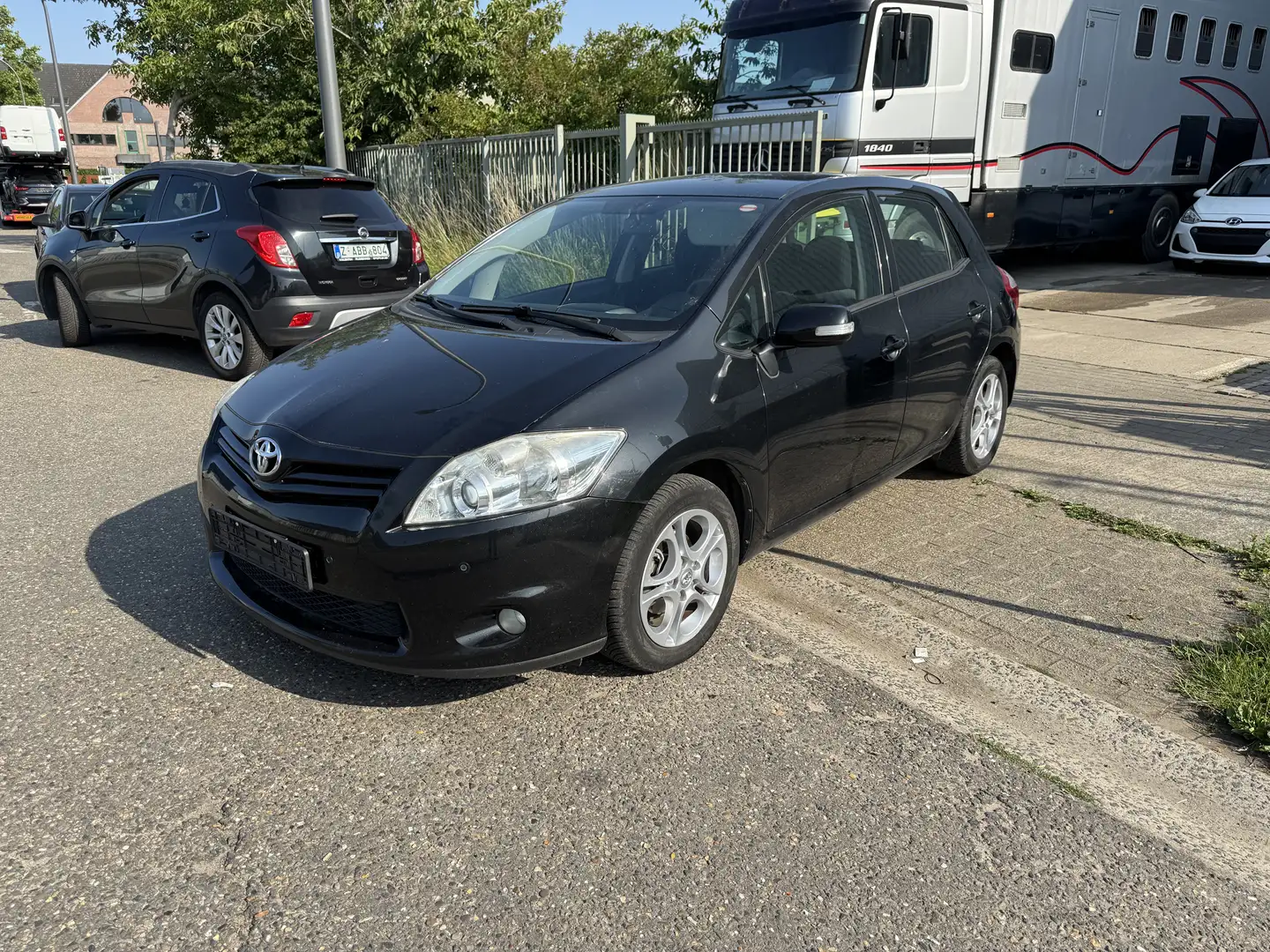 Toyota Auris 1.33i VVT-i Terra - 1