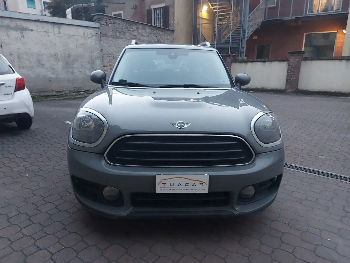 MINI One Countryman 1.5 D 116 CV BUSINESS Сірий - 2
