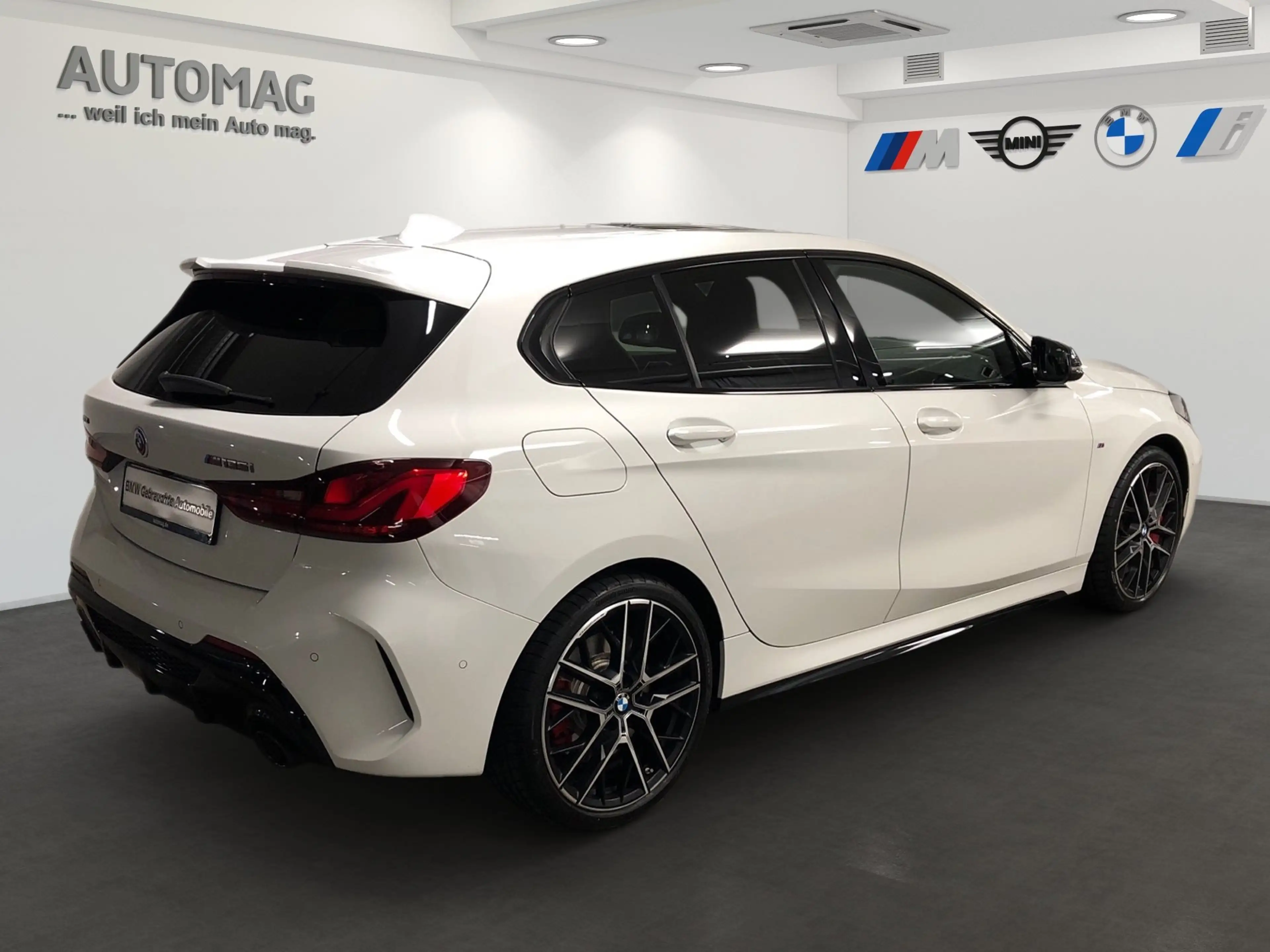 BMW M1 35i xDrive EditionColorvision*Panoramadach*Harman/ — photo 3