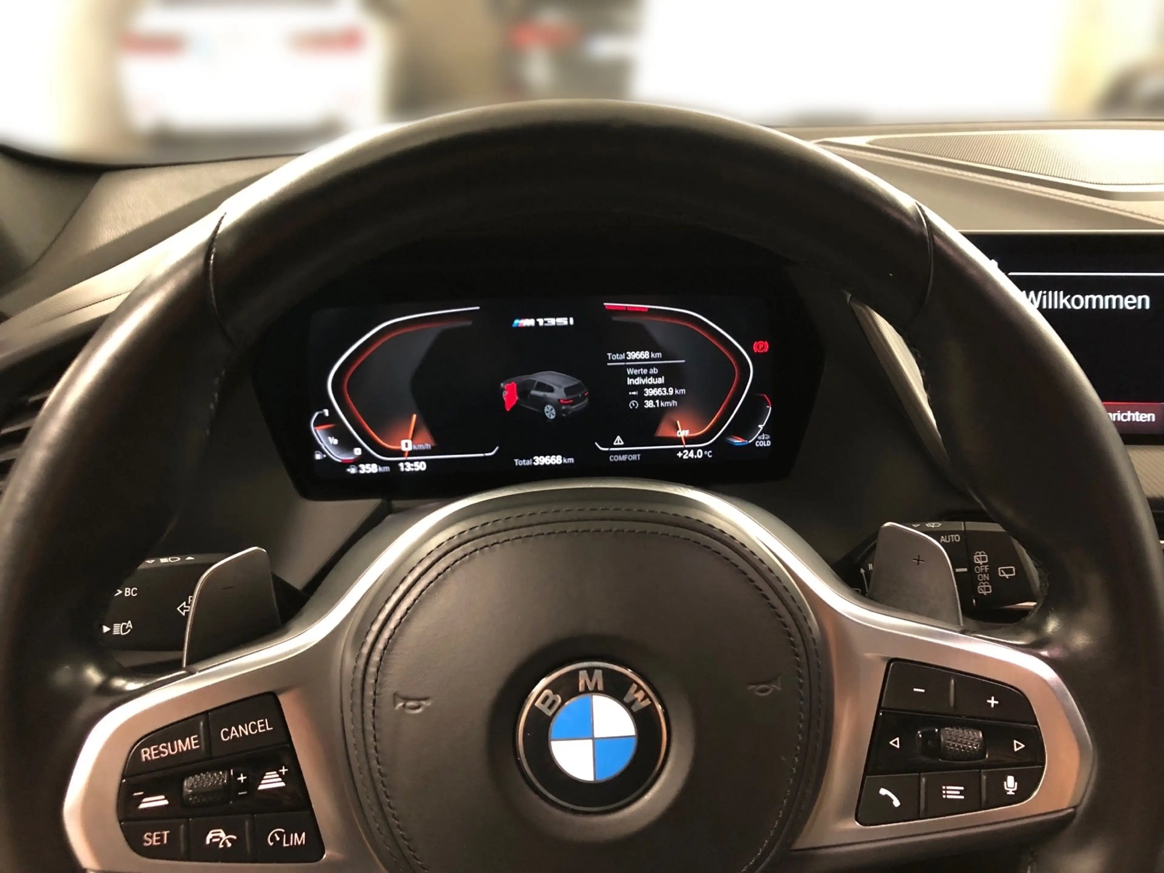 BMW M1 35i xDrive EditionColorvision*Panoramadach*Harman/ — photo 8