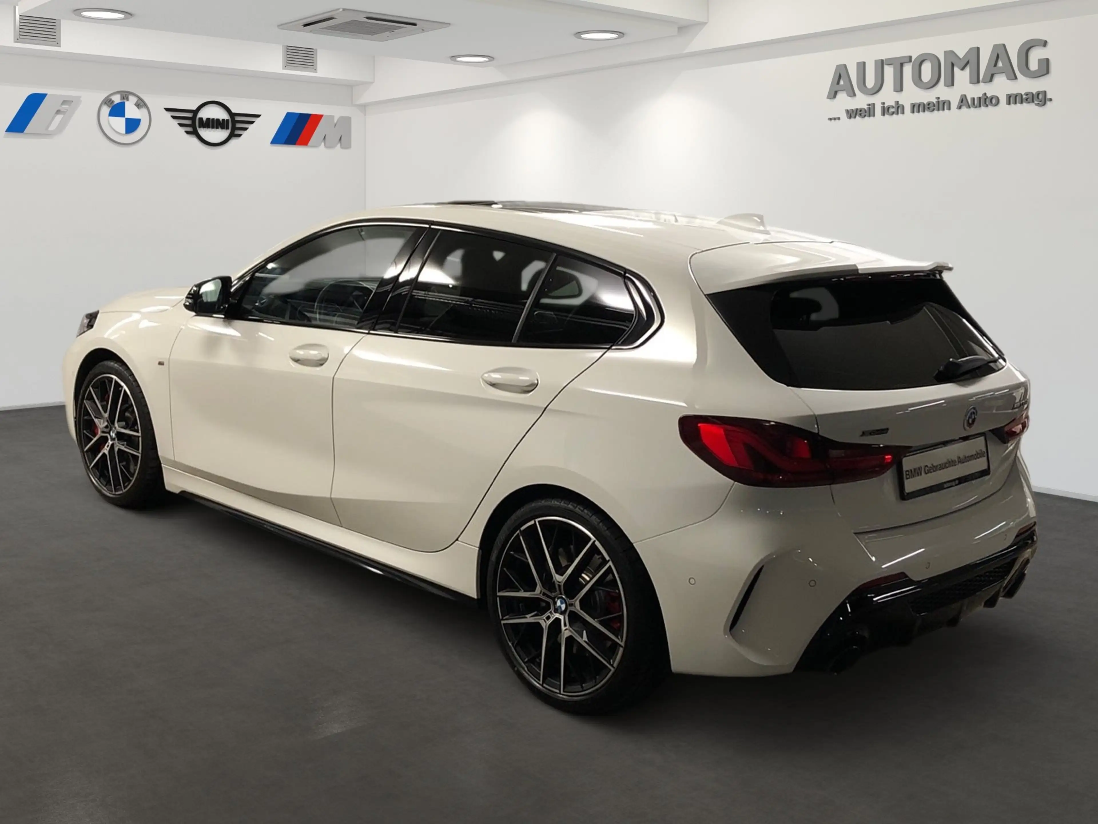 BMW M1 35i xDrive EditionColorvision*Panoramadach*Harman/ — photo 4