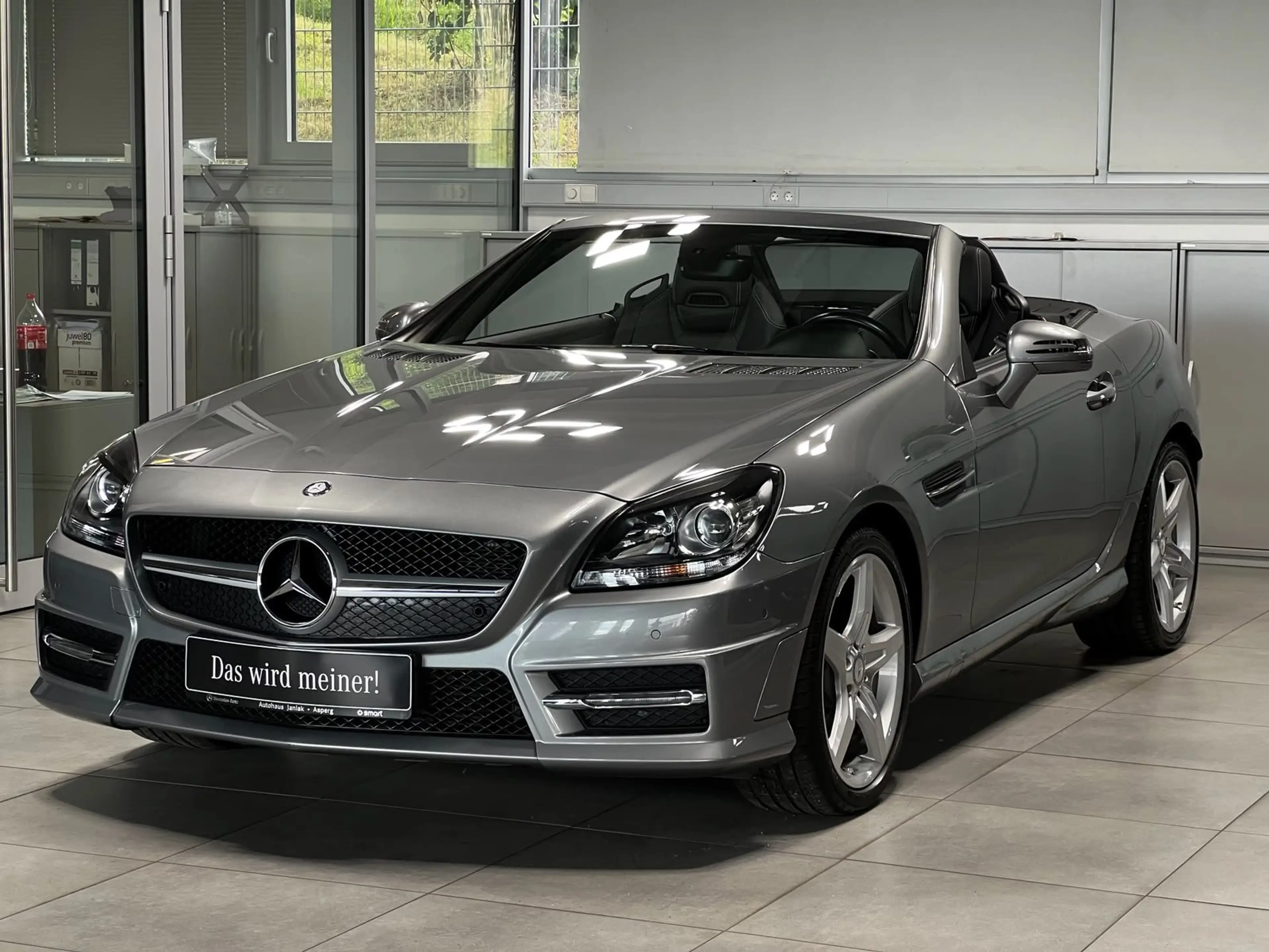 Mercedes-Benz SLK 200 AMG Line PANOVARIODACH NAVI+PDC+AIRSCARF